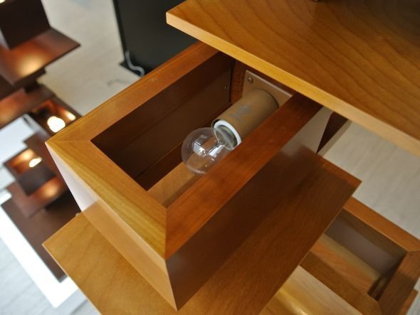 【ヤマギワ/yamagiwa / GOODS】のFRANK LLOYD WRIGHT TALIESIN 4 / フランク・ロイド・ライト タリアセン 4 テーブルランプ インテリア・キッズ・メンズ・レディースファッション・服の通販 founy(ファニー) 　テーブル　Table, Dining Table　ブロック　Block, Solid Block Pattern　ボックス　Boxy, Box Shape　送料無料　Free Shipping　ホーム・キャンプ・アウトドア・お取り寄せ　Home Living / Home & Lifestyle / Camping Gear / Outdoor Camping　家具・インテリア　Home Furniture & Interior. Stylish & Functional Living Spaces　ライト・照明　Lamps & Lighting Fixtures　フロアランプ・スタンドライト　Floor Lamp / Standing Lamp　それぞれのブロックに白熱電球が組み込まれています。|ID: prp329100004897615 ipo3291000000036630501