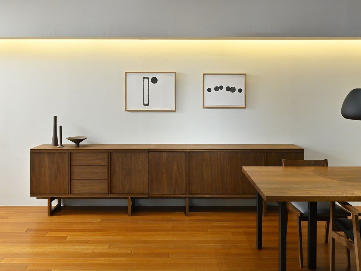 【カーフ/karf / GOODS】のWeave Cabinet 1320 3drawer / ウィーヴ キャビネット 幅132cm 3ドロワー インテリア・キッズ・メンズ・レディースファッション・服の通販 founy(ファニー) 　オイル　Body Oil　ガラス　Glass, Glassware　ホーム・キャンプ・アウトドア・お取り寄せ　Home Living / Home & Lifestyle / Camping Gear / Outdoor Camping　家具・インテリア　Home Furniture & Interior. Stylish & Functional Living Spaces　収納家具・キャビネット　Storage Furniture　収納キャビネット・扉付き棚　Cabinet / Storage Cabinet　ホーム・キャンプ・アウトドア・お取り寄せ　Home Living / Home & Lifestyle / Camping Gear / Outdoor Camping　家具・インテリア　Home Furniture & Interior. Stylish & Functional Living Spaces　収納家具・キャビネット　Storage Furniture　サイドボード・リビング収納　Cabinet / Storage Cabinet　同シリーズを横に並べて設置すると、置き家具でありながらも造作家具のような連続性を感じさせることができ|ID: prp329100004897950 ipo3291000000036636115