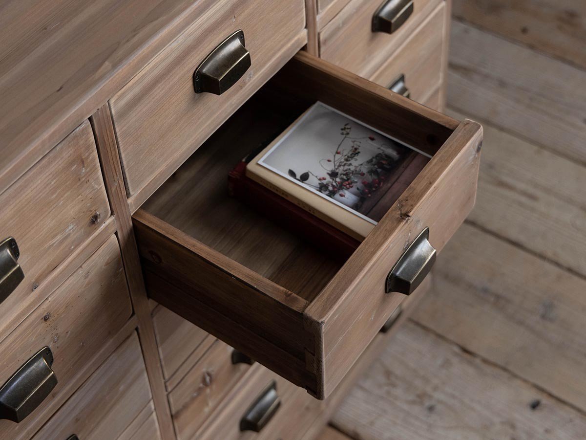 【ノットアンティークス/knot antiques / CRASH GATE / GOODS】のMIMOSA CHEST / ミモザ チェスト 幅30cm インテリア・キッズ・メンズ・レディースファッション・服の通販 founy(ファニー) 　コンパクト　Compact, Small Size　スリム　Slim, Slim Fit　テーブル　Table, Dining Table　フィット　Fit, Slim Fit　モチーフ　Motif, Design Theme　ホーム・キャンプ・アウトドア・お取り寄せ　Home Living / Home & Lifestyle / Camping Gear / Outdoor Camping　家具・インテリア　Home Furniture & Interior. Stylish & Functional Living Spaces　収納家具・キャビネット　Storage Furniture　チェスト・収納引き出し　Drawers / Storage Chest　参考イメージ|ID: prp329100004898075 ipo3291000000036638121