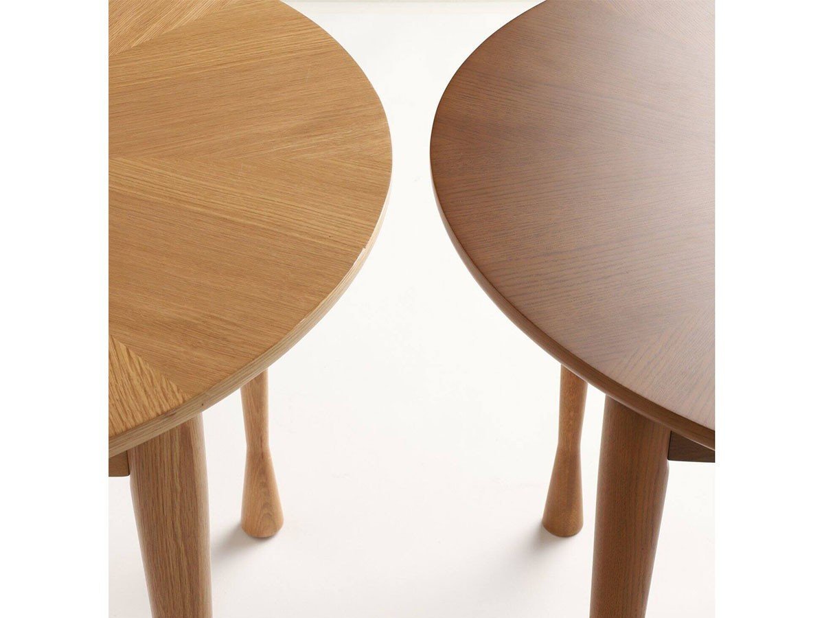 【ジャーナルスタンダード ファニチャー/journal standard Furniture / GOODS】のAROS ROUND TABLE / アロス ラウンドテーブル 90cm インテリア・キッズ・メンズ・レディースファッション・服の通販 founy(ファニー) 　コンパクト　Compact, Small Size　テーブル　Table, Dining Table　ラウンド　Round, Round Neck　ワーク　Workwear, Utility Style　ホーム・キャンプ・アウトドア・お取り寄せ　Home Living / Home & Lifestyle / Camping Gear / Outdoor Camping　家具・インテリア　Home Furniture & Interior. Stylish & Functional Living Spaces　テーブル　Dining, Coffee & Side Tables　ダイニングテーブル・食卓テーブル　Dining Tables　左 / ナチュラル、右 / ブラウン|ID: prp329100004898342 ipo3291000000036644599