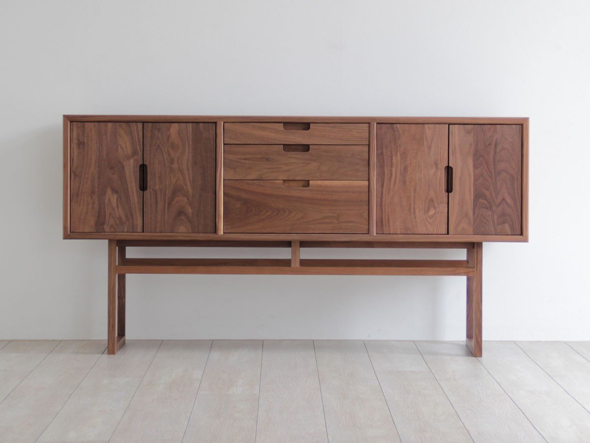 【松井木工/MATSUI MOKKO / GOODS】のsalvia LIVING BOARD + SET UP SHELF / サルビア リビングボード + セットアップシェルフ インテリア・キッズ・メンズ・レディースファッション・服の通販 founy(ファニー) 　ヴィンテージ　Vintage Style　スリム　Slim, Slim Fit　チェリー　Cherry, Cherry Pattern　バランス　Balance, Style Balance　フォルム　Silhouette, Form　フレーム　Frame, Outline　モダン　Modern, Contemporary　ホーム・キャンプ・アウトドア・お取り寄せ　Home Living / Home & Lifestyle / Camping Gear / Outdoor Camping　家具・インテリア　Home Furniture & Interior. Stylish & Functional Living Spaces　収納家具・キャビネット　Storage Furniture　収納キャビネット・扉付き棚　Cabinet / Storage Cabinet　ホーム・キャンプ・アウトドア・お取り寄せ　Home Living / Home & Lifestyle / Camping Gear / Outdoor Camping　家具・インテリア　Home Furniture & Interior. Stylish & Functional Living Spaces　収納家具・キャビネット　Storage Furniture　シェルフ・オープンラック・収納棚　Open Shelf Rack　下台(リビングボード)だけでもお使いになれます。|ID: prp329100004898357 ipo3291000000036644795