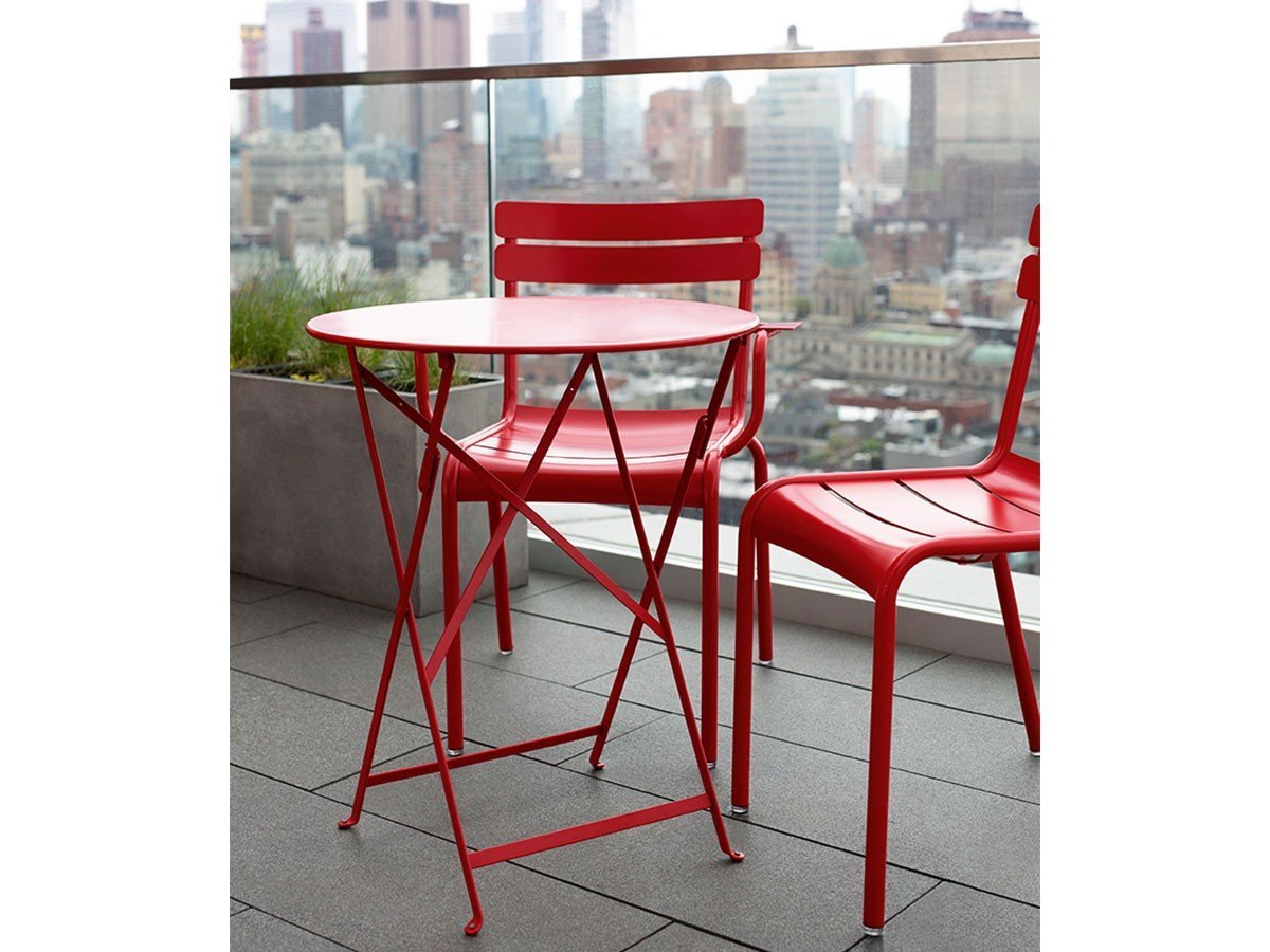 【フェルモブ/Fermob / GOODS】のBISTRO ROUND TABLE / ビストロ ラウンドテーブル 60 インテリア・キッズ・メンズ・レディースファッション・服の通販 founy(ファニー) 　送料無料　Free Shipping　コンパクト　Compact, Small Size　コーティング　Coating, Coated Finish　シンプル　Simple, Minimal　テーブル　Table, Dining Table　パウダー　Powder, Soft Tone　ラウンド　Round, Round Neck　軽量　Lightweight, Ultra Light　ホーム・キャンプ・アウトドア・お取り寄せ　Home Living / Home & Lifestyle / Camping Gear / Outdoor Camping　家具・インテリア　Home Furniture & Interior. Stylish & Functional Living Spaces　テーブル　Dining, Coffee & Side Tables　カフェテーブル・丸型テーブル　Cafe & Bistro Tables　ホーム・キャンプ・アウトドア・お取り寄せ　Home Living / Home & Lifestyle / Camping Gear / Outdoor Camping　家具・インテリア　Home Furniture & Interior. Stylish & Functional Living Spaces　テーブル　Dining, Coffee & Side Tables　折りたたみテーブル・伸縮テーブル　Folding & Extendable Tables　写真クレジット:TOM WATSON|ID: prp329100004898446 ipo3291000000036646167