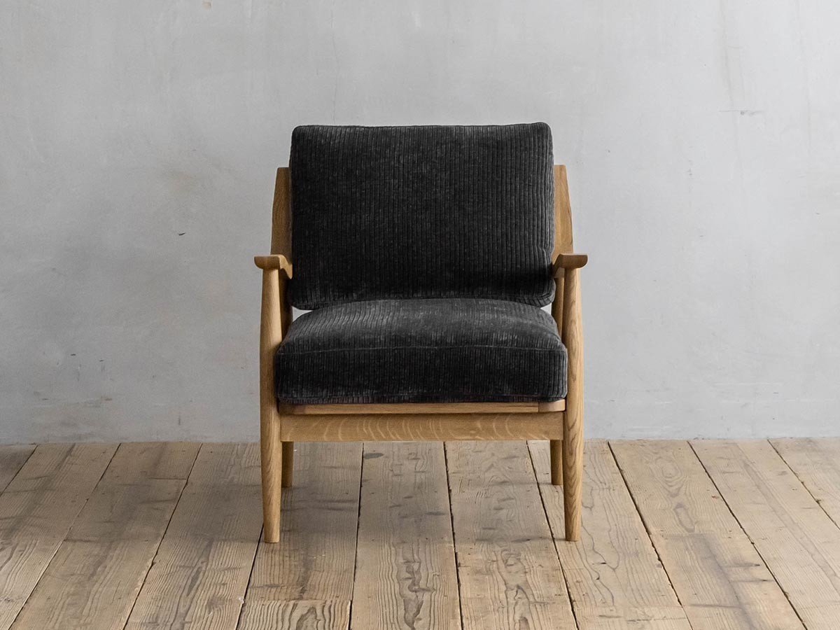 【イージーライフ/Easy Life / GOODS】のARNE SOFA 1P / アルネソファ 1人掛け フェザータイプ(ジャガード) インテリア・キッズ・メンズ・レディースファッション・服の通販 founy(ファニー) 　ウッド　Wooden Design　オイル　Body Oil　ヴィンテージ　Vintage Style　クッション　Cushion, Throw Pillow　タオル　Towel, Bath Towel　フィット　Fit, Slim Fit　フェザー　Feather, Feather Detail　フォーム　Form　フレーム　Frame, Outline　リラックス　Relax, Relaxed Fit　ホーム・キャンプ・アウトドア・お取り寄せ　Home Living / Home & Lifestyle / Camping Gear / Outdoor Camping　家具・インテリア　Home Furniture & Interior. Stylish & Functional Living Spaces　ソファー　Couches & Sofas　張地:スモークブラック|ID: prp329100004903337 ipo3291000000036698936