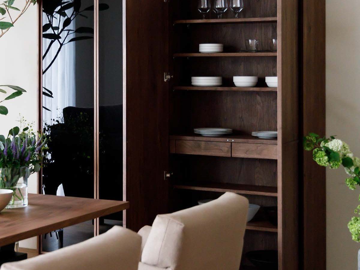 【ヒラシマ/HIRASHIMA / GOODS】のLIBERIA PLUS Dining Cabinet / リベリアプラス ダイニングキャビネット インテリア・キッズ・メンズ・レディースファッション・服の通販 founy(ファニー) ガラス Glass, Glassware シンプル Simple, Minimal フォルム Silhouette, Form フレーム Frame, Outline モダン Modern, Contemporary ホーム・キャンプ・アウトドア・お取り寄せ Home Living / Home & Lifestyle / Camping Gear / Outdoor Camping キッチン・ダイニング Kitchen & Dining Essentials. Stylish & Functional Tableware キッチン収納 Kitchen Storage キッチン収納・食器棚・レンジ台 Kitchen Cabinet ホーム・キャンプ・アウトドア・お取り寄せ Home Living / Home & Lifestyle / Camping Gear / Outdoor Camping キッチン・ダイニング Kitchen & Dining Essentials. Stylish & Functional Tableware キッチン家電・キッチン用品 Kitchen Appliances & Tools マグカップ・カップ&ソーサー・陶器食器 Mugs / Cups and Saucers / Ceramic Drinkware |ID: prp329100004903566 ipo3291000000036701631