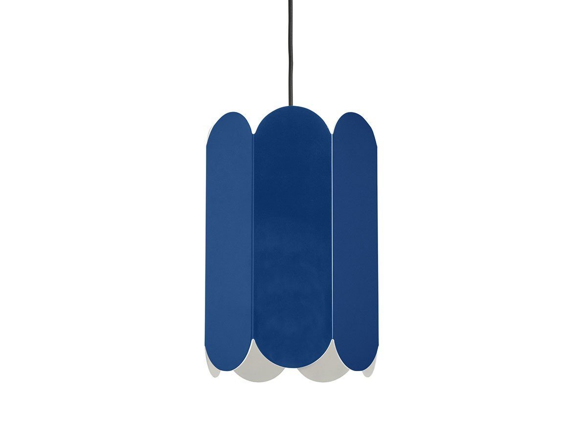 【ヘイ/HAY / GOODS】のARCS SHADE + CORD SET PENDANT / アークス シェード + ペンダントコードセット インテリア・キッズ・メンズ・レディースファッション・服の通販 founy(ファニー) 　送料無料　Free Shipping　シンプル　Simple, Minimal　スカラップ　Scallop, Scalloped Edge　パターン　Pattern, Design Print　フォルム　Silhouette, Form　ホーム・キャンプ・アウトドア・お取り寄せ　Home Living / Home & Lifestyle / Camping Gear / Outdoor Camping　家具・インテリア　Home Furniture & Interior. Stylish & Functional Living Spaces　ライト・照明　Lamps & Lighting Fixtures　ペンダントライト・吊り下げ照明　Pendant Light / Hanging Light Fixture　コバルトブルー|ID: prp329100004903987 ipo3291000000036706010