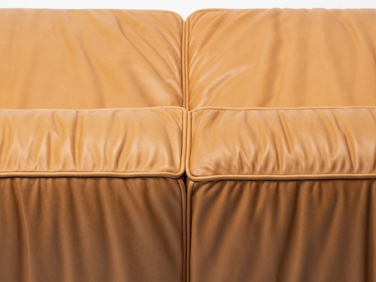 【コンプレックス/COMPLEX / GOODS】のHEATH TWO SEAT SOFA / PIANO LEATHER / ヒース トゥーシートソファ ピアノレザー インテリア・キッズ・メンズ・レディースファッション・服の通販 founy(ファニー) クッション Cushion, Throw Pillow フレーム Frame, Outline ホーム・キャンプ・アウトドア・お取り寄せ Home Living / Home & Lifestyle / Camping Gear / Outdoor Camping 家具・インテリア Home Furniture & Interior. Stylish & Functional Living Spaces ソファー Couches & Sofas 参考イメージ|ID: prp329100004904056 ipo3291000000036707239