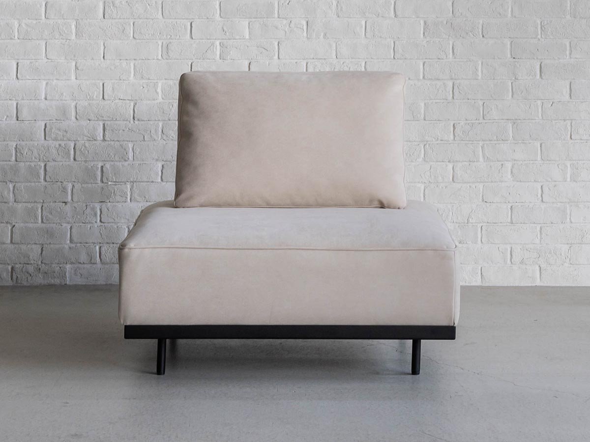 【オアシス/OASIS / GOODS】のGLOW SOFA / グロー ソファ スツールベース + 背クッション インテリア・キッズ・メンズ・レディースファッション・服の通販 founy(ファニー) 　クッション　Cushion, Throw Pillow　バランス　Balance, Style Balance　フラット　Flat, Flat Shoes　モコモコ　Fuzzy, Fluffy　モダン　Modern, Contemporary　ホーム・キャンプ・アウトドア・お取り寄せ　Home Living / Home & Lifestyle / Camping Gear / Outdoor Camping　家具・インテリア　Home Furniture & Interior. Stylish & Functional Living Spaces　ソファー　Couches & Sofas　本商品はスツールベースと、背クッション1点のセット販売です。|ID: prp329100004908313 ipo3291000000036764696