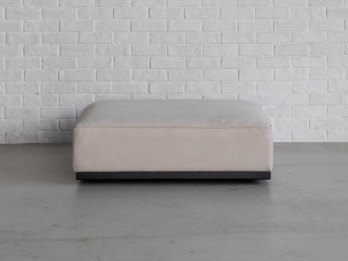 【オアシス/OASIS / GOODS】のGLOW SOFA / グロー ソファ スツールベース + 背クッション インテリア・キッズ・メンズ・レディースファッション・服の通販 founy(ファニー) 　クッション　Cushion, Throw Pillow　バランス　Balance, Style Balance　フラット　Flat, Flat Shoes　モコモコ　Fuzzy, Fluffy　モダン　Modern, Contemporary　ホーム・キャンプ・アウトドア・お取り寄せ　Home Living / Home & Lifestyle / Camping Gear / Outdoor Camping　家具・インテリア　Home Furniture & Interior. Stylish & Functional Living Spaces　ソファー　Couches & Sofas　短脚使用イメージ|ID: prp329100004908313 ipo3291000000036764724