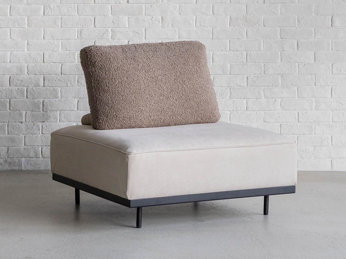 【オアシス/OASIS / GOODS】のGLOW SOFA / グロー ソファ スツールベース + 背クッション インテリア・キッズ・メンズ・レディースファッション・服の通販 founy(ファニー) 　クッション　Cushion, Throw Pillow　バランス　Balance, Style Balance　フラット　Flat, Flat Shoes　モコモコ　Fuzzy, Fluffy　モダン　Modern, Contemporary　ホーム・キャンプ・アウトドア・お取り寄せ　Home Living / Home & Lifestyle / Camping Gear / Outdoor Camping　家具・インテリア　Home Furniture & Interior. Stylish & Functional Living Spaces　ソファー　Couches & Sofas　ベース張地:クリーム(スウェード調)、背クッション張地:GL ベージュ(ブークレ)|ID: prp329100004908313 ipo3291000000036764731