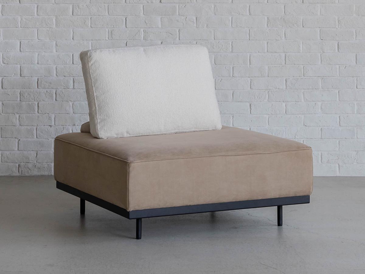 【オアシス/OASIS / GOODS】のGLOW SOFA / グロー ソファ スツールベース + 背クッション インテリア・キッズ・メンズ・レディースファッション・服の通販 founy(ファニー) 　クッション　Cushion, Throw Pillow　バランス　Balance, Style Balance　フラット　Flat, Flat Shoes　モコモコ　Fuzzy, Fluffy　モダン　Modern, Contemporary　ホーム・キャンプ・アウトドア・お取り寄せ　Home Living / Home & Lifestyle / Camping Gear / Outdoor Camping　家具・インテリア　Home Furniture & Interior. Stylish & Functional Living Spaces　ソファー　Couches & Sofas　ベース張地:サンド(スウェード調)、背クッション張地:TIM ホイップ|ID: prp329100004908313 ipo3291000000036764739