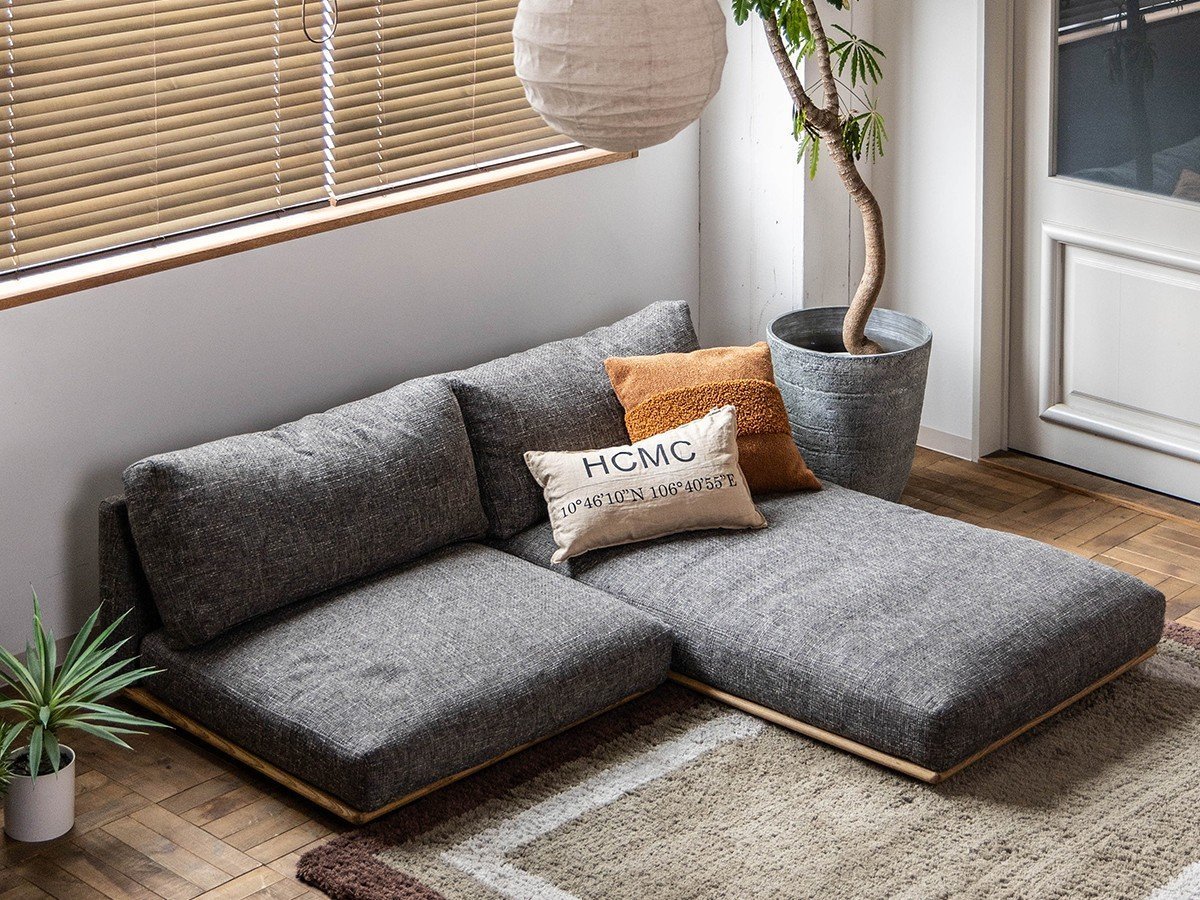 【クラッシュゲート/CRASH GATE / GOODS】のDELKA SOFA / デルカ ソファ カウチ インテリア・キッズ・メンズ・レディースファッション・服の通販 founy(ファニー) 　クッション　Cushion, Throw Pillow　フェザー　Feather, Feather Detail　ホーム・キャンプ・アウトドア・お取り寄せ　Home Living / Home & Lifestyle / Camping Gear / Outdoor Camping　家具・インテリア　Home Furniture & Interior. Stylish & Functional Living Spaces　ソファー　Couches & Sofas　カウチソファ・シェーズロング　Chaise Lounge Sofas　張地:キャビアグレー|ID: prp329100004908611 ipo3291000000036767461