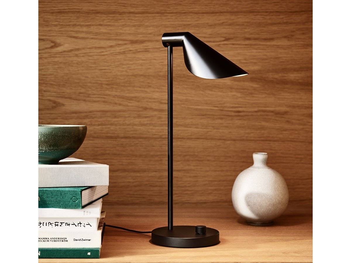 【フリッツ ハンセン/FRITZ HANSEN / GOODS】のMS SERIES / MSシリーズ テーブルランプ MS022 インテリア・キッズ・メンズ・レディースファッション・服の通販 founy(ファニー) 　クラシカル　Classical, Vintage-Inspired　コレクション　Collection, Seasonal Line　スリム　Slim, Slim Fit　テーブル　Table, Dining Table　バランス　Balance, Style Balance　フォルム　Silhouette, Form　モダン　Modern, Contemporary　送料無料　Free Shipping　ホーム・キャンプ・アウトドア・お取り寄せ　Home Living / Home & Lifestyle / Camping Gear / Outdoor Camping　家具・インテリア　Home Furniture & Interior. Stylish & Functional Living Spaces　ライト・照明　Lamps & Lighting Fixtures　ブラック|ID: prp329100004908986 ipo3291000000036772188