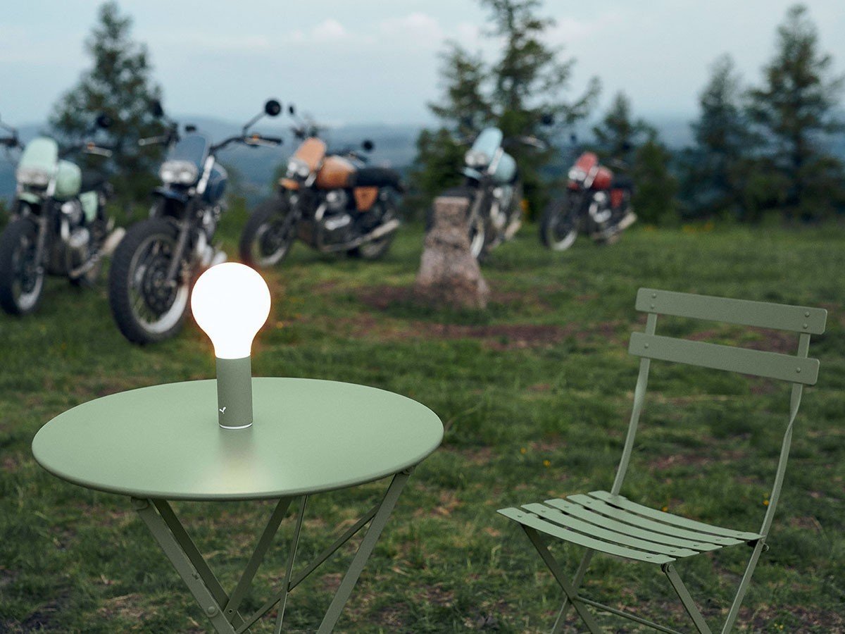 【フェルモブ/Fermob / GOODS】のBISTRO METAL CHAIR / ビストロ メタルチェアー インテリア・キッズ・メンズ・レディースファッション・服の通販 founy(ファニー) 送料無料 Free Shipping コンパクト Compact, Small Size コーティング Coating, Coated Finish シンプル Simple, Minimal トレンド Trend, Trending Now パウダー Powder, Soft Tone 軽量 Lightweight, Ultra Light ホーム・キャンプ・アウトドア・お取り寄せ Home Living / Home & Lifestyle / Camping Gear / Outdoor Camping 家具・インテリア Home Furniture & Interior. Stylish & Functional Living Spaces チェア・椅子 Seating & Chairs 折りたたみ椅子・アウトドアチェア Folding Chairs & Patio Seats 写真クレジット:SEBASTIEN EROME|ID: prp329100004911266 ipo3291000000036802475