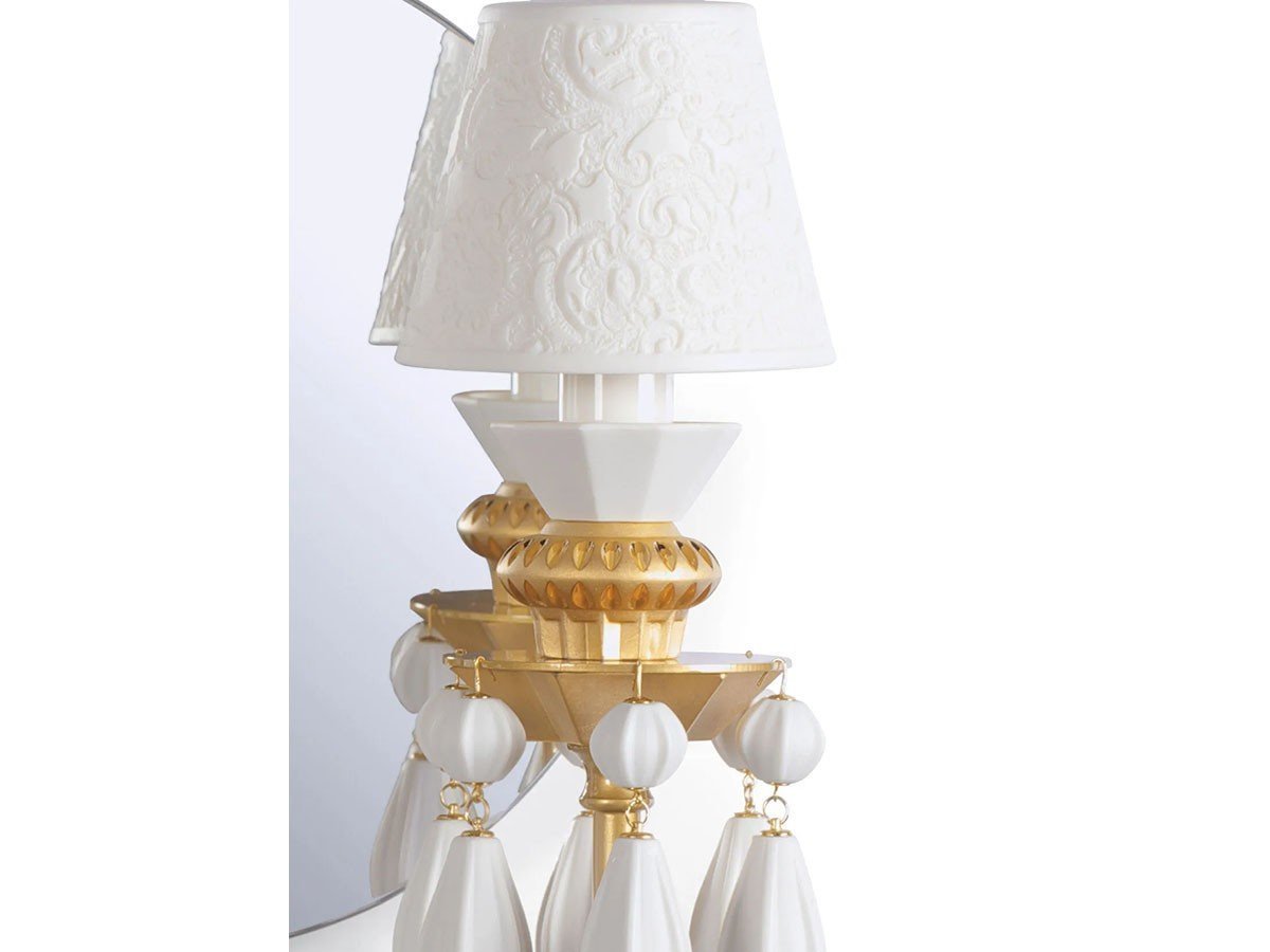 【リヤドロ/LLADRO / GOODS】のBelle de Nuit Wall Light 2 / ベル・ドゥ・ニュイ ウォールライト 2灯 インテリア・キッズ・メンズ・レディースファッション・服の通販 founy(ファニー) 　エレガント 上品　Elegant　コレクション　Collection, Seasonal Line　透かし　Cut-Out, Lacework　フォルム　Silhouette, Form　レース　Lace, Lace Fabric　送料無料　Free Shipping　ホーム・キャンプ・アウトドア・お取り寄せ　Home Living / Home & Lifestyle / Camping Gear / Outdoor Camping　家具・インテリア　Home Furniture & Interior. Stylish & Functional Living Spaces　ライト・照明　Lamps & Lighting Fixtures　ホーム・キャンプ・アウトドア・お取り寄せ　Home Living / Home & Lifestyle / Camping Gear / Outdoor Camping　家具・インテリア　Home Furniture & Interior. Stylish & Functional Living Spaces　ミラー・ドレッサー　Mirrors & Dressers　壁掛けミラー・全身鏡・スタンドミラー　Wall Mirror　ホーム・キャンプ・アウトドア・お取り寄せ　Home Living / Home & Lifestyle / Camping Gear / Outdoor Camping　家具・インテリア　Home Furniture & Interior. Stylish & Functional Living Spaces　ミラー・ドレッサー　Mirrors & Dressers　ドレッサー・ミラー付き化粧台　Vanity Table for Bedroom　「ゴールド」は、ランプシェードの透かし彫りが繊細なレースの模様になっており、上品で華やかな雰囲気が強|ID: prp329100004911708 ipo3291000000036806858