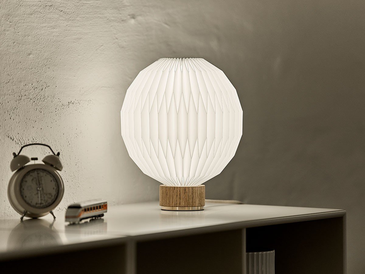 【レ クリント/LE KLINT / GOODS】のCLASSIC TABLE LAMP MODEL 375 / クラシック テーブルランプ モデル 375 XS インテリア・キッズ・メンズ・レディースファッション・服の通販 founy(ファニー) 　クラシック　Classic, Timeless Style　テーブル　Table, Dining Table　ハンド　Hand, Handmade　フォルム　Silhouette, Form　プリーツ　Pleats, Pleated　送料無料　Free Shipping　ホーム・キャンプ・アウトドア・お取り寄せ　Home Living / Home & Lifestyle / Camping Gear / Outdoor Camping　家具・インテリア　Home Furniture & Interior. Stylish & Functional Living Spaces　ライト・照明　Lamps & Lighting Fixtures　参考イメージ|ID: prp329100004911827 ipo3291000000036807925
