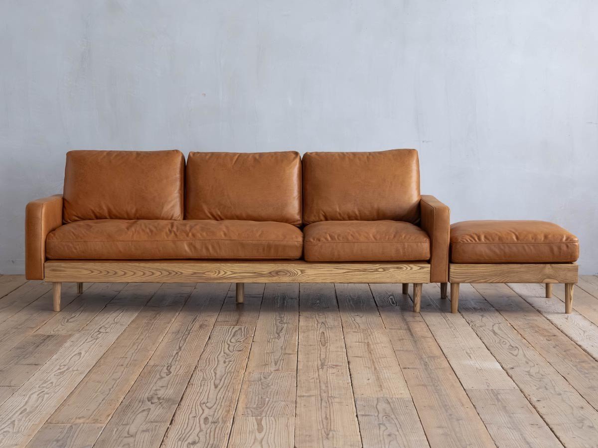 【イージーライフ/Easy Life / GOODS】のFREDA SOFA / フリーダ スモールカウチソファ(レザーテックス) インテリア・キッズ・メンズ・レディースファッション・服の通販 founy(ファニー) 　オイル　Body Oil　クッション　Cushion, Throw Pillow　シンプル　Simple, Minimal　スタンダード　Standard, Basic　フェザー　Feather, Feather Detail　リラックス　Relax, Relaxed Fit　ホーム・キャンプ・アウトドア・お取り寄せ　Home Living / Home & Lifestyle / Camping Gear / Outdoor Camping　家具・インテリア　Home Furniture & Interior. Stylish & Functional Living Spaces　ソファー　Couches & Sofas　カウチソファ・シェーズロング　Chaise Lounge Sofas　座クッションの配置を変えることで「ソファ & オットマン」「右カウチ」「左カウチ」の3パター|ID: prp329100004911900 ipo3291000000036808492