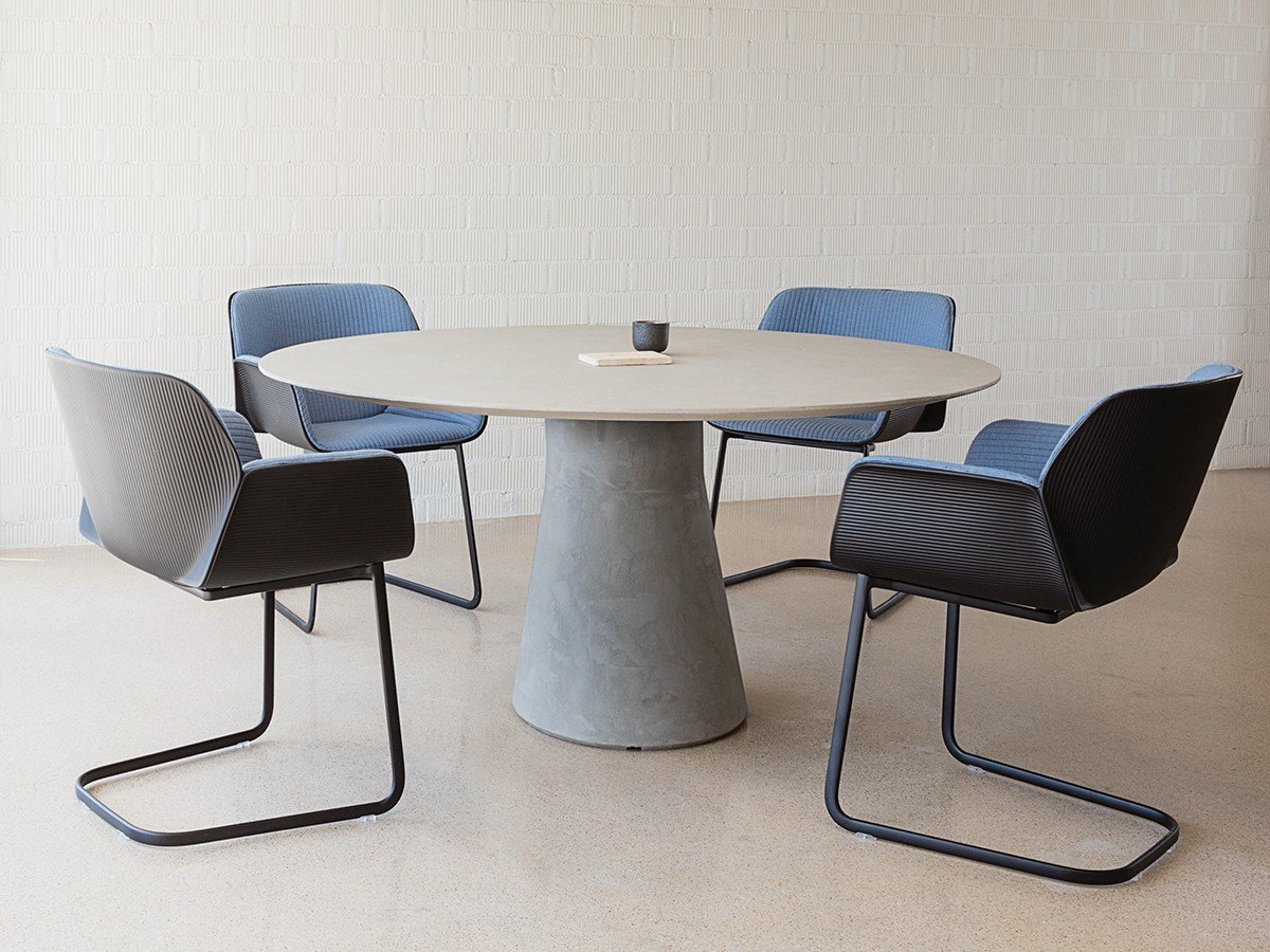 【アンドリュー ワールド/Andreu World / GOODS】のReverse Conference / リバースコンフェレンス(セメントフィニッシュ) インテリア・キッズ・メンズ・レディースファッション・服の通販 founy(ファニー) 　おすすめ　Recommended / Our Picks　テーブル　Table, Dining Table　フォルム　Silhouette, Form　ラウンド　Round, Round Neck　ホーム・キャンプ・アウトドア・お取り寄せ　Home Living / Home & Lifestyle / Camping Gear / Outdoor Camping　家具・インテリア　Home Furniture & Interior. Stylish & Functional Living Spaces　テーブル　Dining, Coffee & Side Tables　ダイニングテーブル・食卓テーブル　Dining Tables　-|ID: prp329100004912887 ipo3291000000036818071