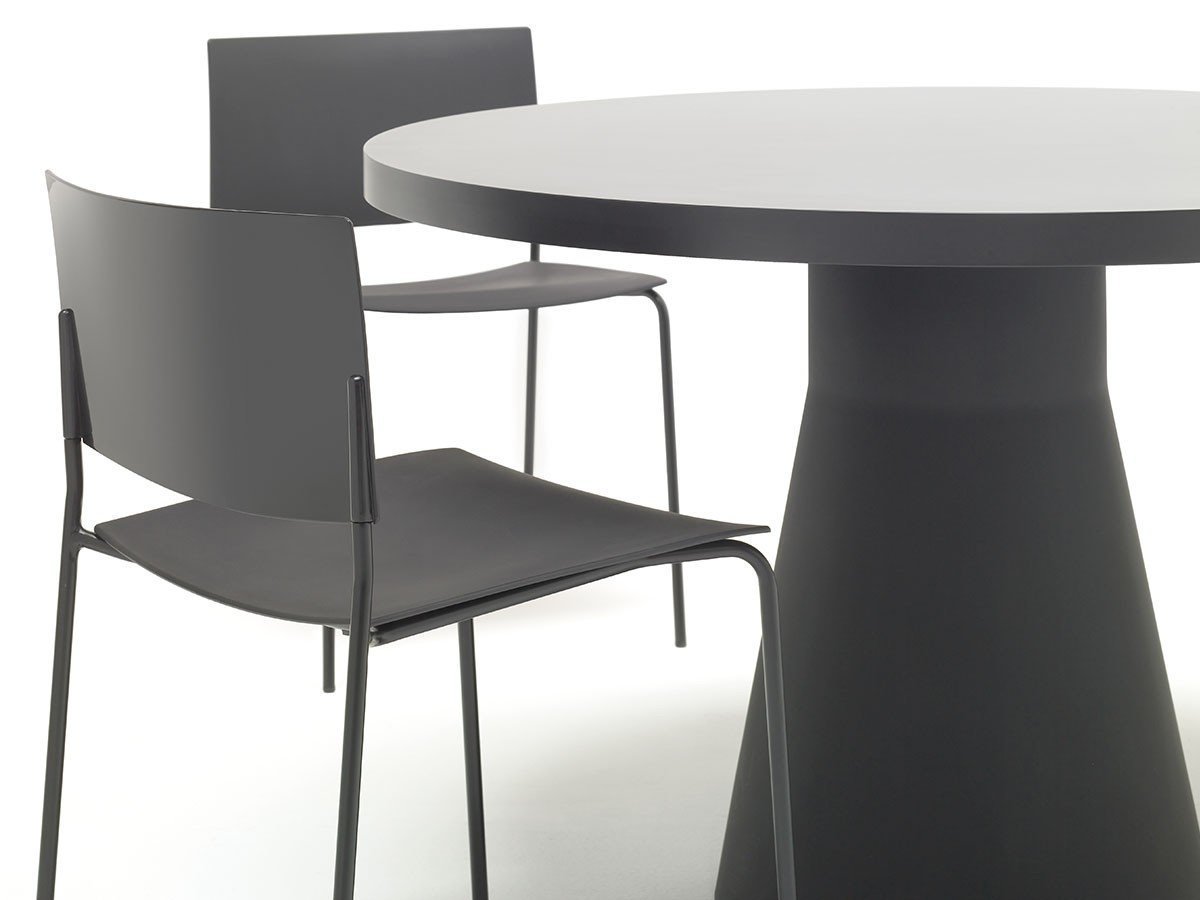 【アンドリュー ワールド/Andreu World / GOODS】のReverse Cafe Table / リバース カフェテーブル ベース直径50cm インテリア・キッズ・メンズ・レディースファッション・服の通販 founy(ファニー) 　コンパクト　Compact, Small Size　テーブル　Table, Dining Table　フォルム　Silhouette, Form　ホーム・キャンプ・アウトドア・お取り寄せ　Home Living / Home & Lifestyle / Camping Gear / Outdoor Camping　家具・インテリア　Home Furniture & Interior. Stylish & Functional Living Spaces　テーブル　Dining, Coffee & Side Tables　カフェテーブル・丸型テーブル　Cafe & Bistro Tables　参考イメージ|ID: prp329100004912963 ipo3291000000036818852