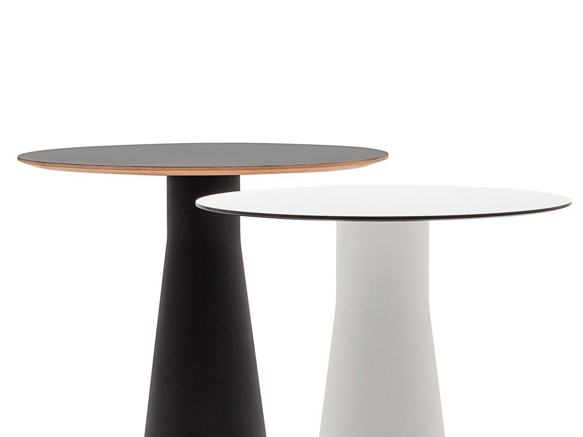 【アンドリュー ワールド/Andreu World / GOODS】のQuattro Cafe Table / クアトロ カフェテーブル インテリア・キッズ・メンズ・レディースファッション・服の通販 founy(ファニー) 　送料無料　Free Shipping　アウトドア　Outdoor Clothing　エレガント 上品　Elegant　コンパクト　Compact, Small Size　スリム　Slim, Slim Fit　テーブル　Table, Dining Table　ブレード　Braid, Decorative Trim　ホーム・キャンプ・アウトドア・お取り寄せ　Home Living / Home & Lifestyle / Camping Gear / Outdoor Camping　家具・インテリア　Home Furniture & Interior. Stylish & Functional Living Spaces　テーブル　Dining, Coffee & Side Tables　カフェテーブル・丸型テーブル　Cafe & Bistro Tables　天板の仕上げによってエッジが異なります。ラミネート / ウルトラマットフィニッシュの|ID: prp329100004913151 ipo3291000000036820180