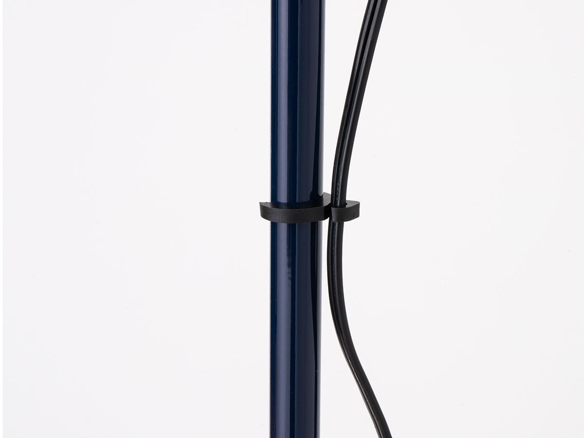 【ハモサ/HERMOSA / GOODS】のINDUSTRY FLOOR LAMP / インダストリー フロアランプ インテリア・キッズ・メンズ・レディースファッション・服の通販 founy(ファニー) 送料無料 Free Shipping デスク Desk, Work Desk ホーム・キャンプ・アウトドア・お取り寄せ Home Living / Home & Lifestyle / Camping Gear / Outdoor Camping 家具・インテリア Home Furniture & Interior. Stylish & Functional Living Spaces ライト・照明 Lamps & Lighting Fixtures フロアランプ・スタンドライト Floor Lamp / Standing Lamp 付属のコード留め用パーツを用い、支柱にコードを這わせることですっきりと配線できます。|ID: prp329100004915567 ipo3291000000036844326