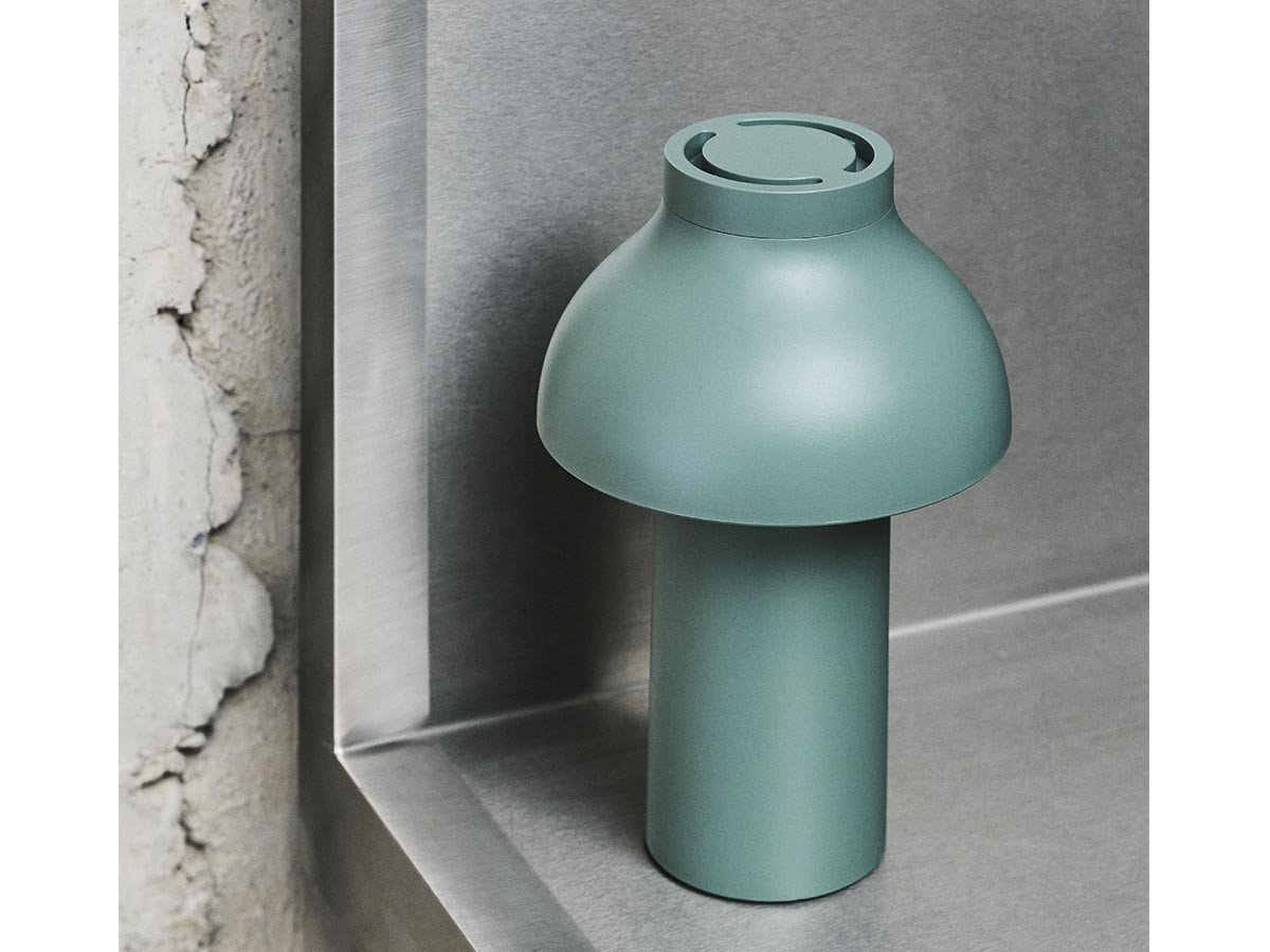 【ヘイ/HAY / GOODS】のPC PORTABLE / PC ポータブル(リサイクル仕様) インテリア・キッズ・メンズ・レディースファッション・服の通販 founy(ファニー) 　シェイプ　Shape, Slim Fit　テーブル　Table, Dining Table　ピーチ　Peach, Soft Touch　フランス　France, French　送料無料　Free Shipping　ホーム・キャンプ・アウトドア・お取り寄せ　Home Living / Home & Lifestyle / Camping Gear / Outdoor Camping　家具・インテリア　Home Furniture & Interior. Stylish & Functional Living Spaces　ライト・照明　Lamps & Lighting Fixtures　フォールグリーン|ID: prp329100004916196 ipo3291000000036852794