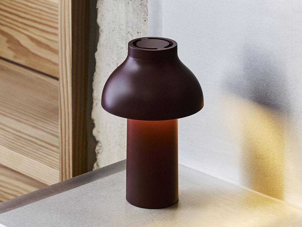 【ヘイ/HAY / GOODS】のPC PORTABLE / PC ポータブル(リサイクル仕様) インテリア・キッズ・メンズ・レディースファッション・服の通販 founy(ファニー) 　シェイプ　Shape, Slim Fit　テーブル　Table, Dining Table　ピーチ　Peach, Soft Touch　フランス　France, French　送料無料　Free Shipping　ホーム・キャンプ・アウトドア・お取り寄せ　Home Living / Home & Lifestyle / Camping Gear / Outdoor Camping　家具・インテリア　Home Furniture & Interior. Stylish & Functional Living Spaces　ライト・照明　Lamps & Lighting Fixtures　アイアンレッド|ID: prp329100004916196 ipo3291000000036852796