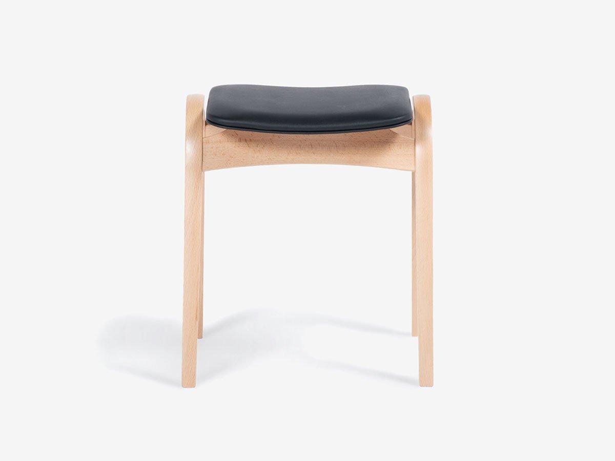 【秋田木工/Akimoku / GOODS】のStool No.202 / スツール No.202 ブナ材 インテリア・キッズ・メンズ・レディースファッション・服の通販 founy(ファニー) 　軽量　Lightweight, Ultra Light　シンプル　Simple, Minimal　テーブル　Table, Dining Table　送料無料　Free Shipping　ホーム・キャンプ・アウトドア・お取り寄せ　Home Living / Home & Lifestyle / Camping Gear / Outdoor Camping　家具・インテリア　Home Furniture & Interior. Stylish & Functional Living Spaces　チェア・椅子　Seating & Chairs　スツール・バースツール　Stools & Bar Stools　張地:BK(PVC)、フレームナチュラル NA|ID: prp329100004917167 ipo3291000000036869558