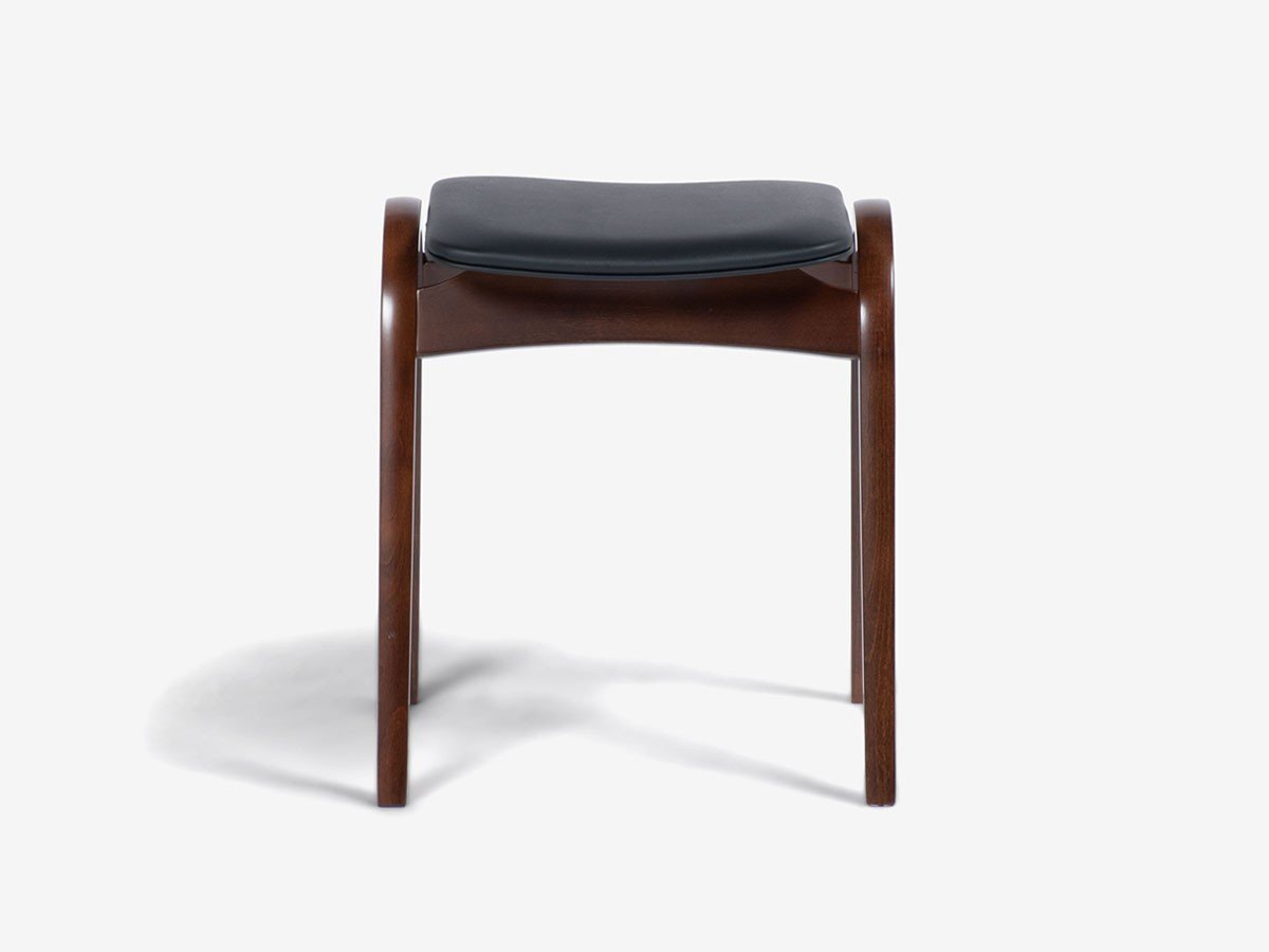 【秋田木工/Akimoku / GOODS】のStool No.202 / スツール No.202 ブナ材 インテリア・キッズ・メンズ・レディースファッション・服の通販 founy(ファニー) 　軽量　Lightweight, Ultra Light　シンプル　Simple, Minimal　テーブル　Table, Dining Table　送料無料　Free Shipping　ホーム・キャンプ・アウトドア・お取り寄せ　Home Living / Home & Lifestyle / Camping Gear / Outdoor Camping　家具・インテリア　Home Furniture & Interior. Stylish & Functional Living Spaces　チェア・椅子　Seating & Chairs　スツール・バースツール　Stools & Bar Stools　張地:BK(PVC)、フレームウォールナット WN|ID: prp329100004917167 ipo3291000000036869574