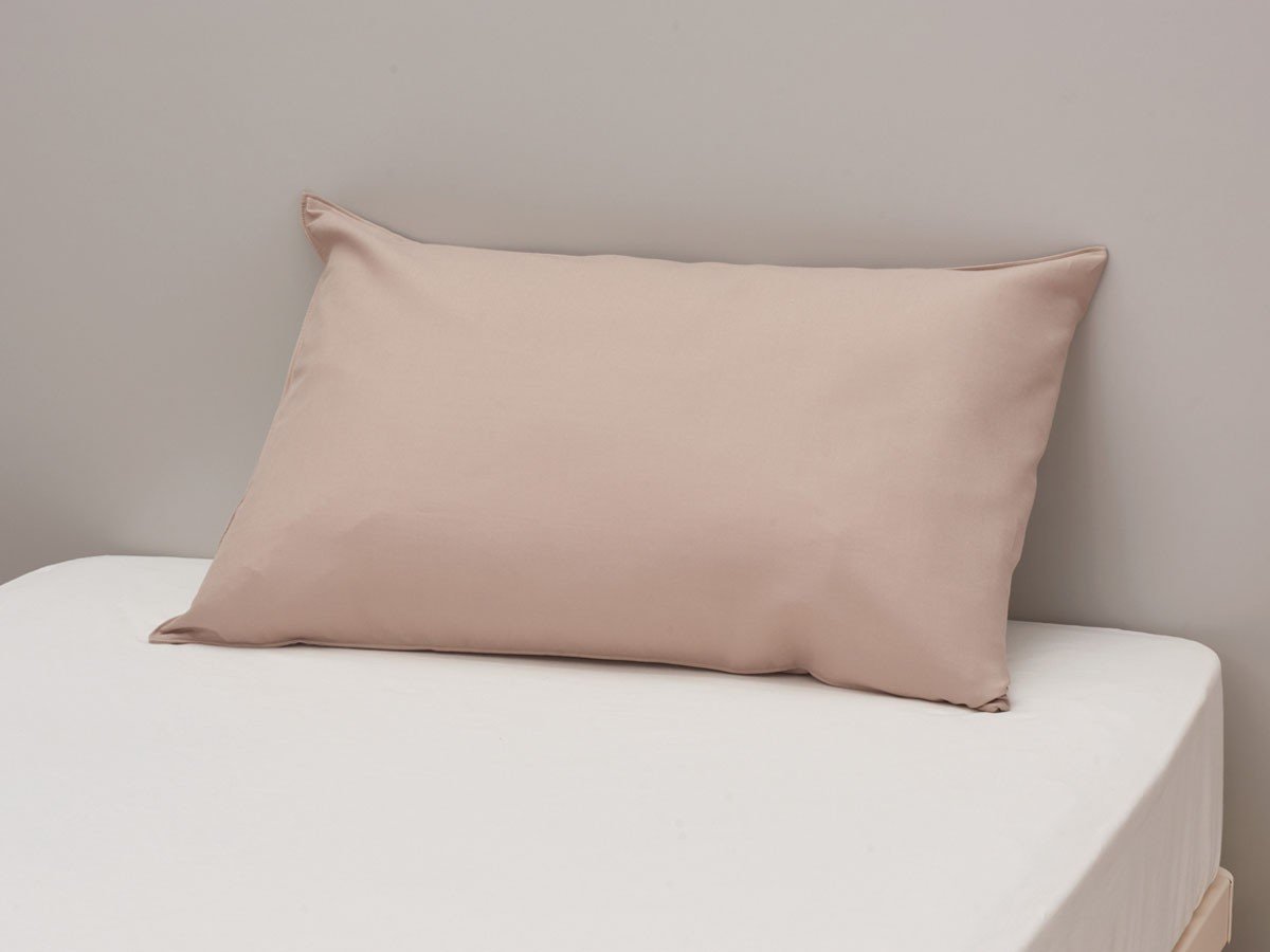 【ニューミン/newmine / GOODS】のnewmine cosmetics / ニューミン コスメティックス ピローケース NM3659 インテリア・キッズ・メンズ・レディースファッション・服の通販 founy(ファニー) 　サテン　Satin, Glossy Fabric　ホーム・キャンプ・アウトドア・お取り寄せ　Home Living / Home & Lifestyle / Camping Gear / Outdoor Camping　家具・インテリア　Home Furniture & Interior. Stylish & Functional Living Spaces　その他 インテリア雑貨、家具　Home Decor & Furniture Extras　ベージュ|ID: prp329100004917307 ipo3291000000036871741