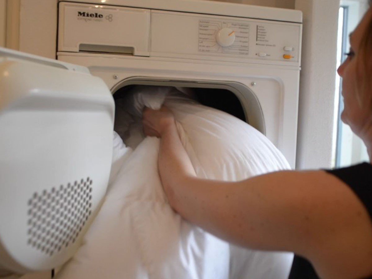 【ノルディック スリープ/NORDIC SLEEP / GOODS】のChiropractic Pillow / カイロプラクティック ピロー カバー付 インテリア・キッズ・メンズ・レディースファッション・服の通販 founy(ファニー) スタンダード Standard, Basic ストレッチ Stretch, Stretchy Fabric スマート Smart, Elegant デスク Desk, Work Desk フィット Fit, Slim Fit ワーク Workwear, Utility Style 冬 Winter / This Winter 送料無料 Free Shipping 夏 Summer ホーム・キャンプ・アウトドア・お取り寄せ Home Living / Home & Lifestyle / Camping Gear / Outdoor Camping 家具・インテリア Home Furniture & Interior. Stylish & Functional Living Spaces その他 インテリア雑貨、家具 Home Decor & Furniture Extras 洗濯機と乾燥機の使用が可能です。簡単にフワフワ感をキープし、形を元通りにすることができます。|ID: prp329100004917334 ipo3291000000036872283