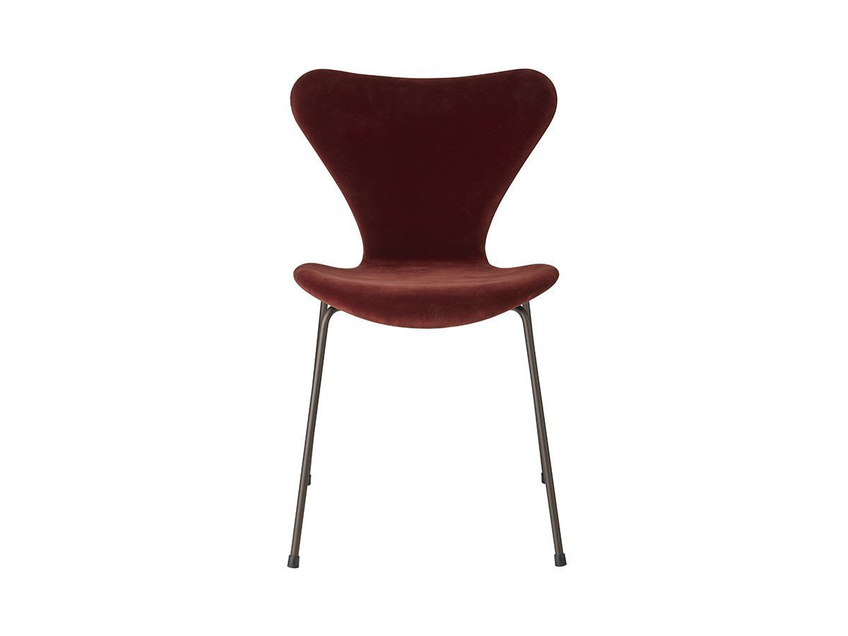 【フリッツ ハンセン/FRITZ HANSEN / GOODS】のSERIES 7 / セブンチェア フルパディング ベルベット 3107 インテリア・キッズ・メンズ・レディースファッション・服の通販 founy(ファニー) コーティング Coating, Coated Finish シンプル Simple, Minimal バランス Balance, Style Balance パウダー Powder, Soft Tone ファブリック Fabric, Textile フォルム Silhouette, Form フォーマル Formal, Dressy ベルベット Velvet, Velvety モダン Modern, Contemporary 送料無料 Free Shipping ホーム・キャンプ・アウトドア・お取り寄せ Home Living / Home & Lifestyle / Camping Gear / Outdoor Camping 家具・インテリア Home Furniture & Interior. Stylish & Functional Living Spaces チェア・椅子 Seating & Chairs ダイニングチェア・木製チェア Dining Chairs |ID: prp329100004917401 ipo3291000000036873669
