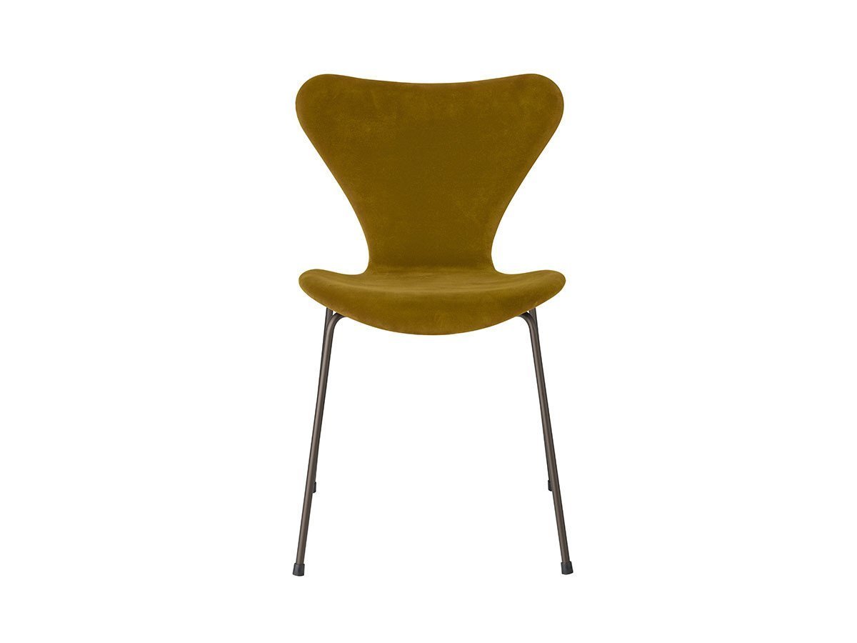 【フリッツ ハンセン/FRITZ HANSEN / GOODS】のSERIES 7 / セブンチェア フルパディング ベルベット 3107 インテリア・キッズ・メンズ・レディースファッション・服の通販 founy(ファニー) コーティング Coating, Coated Finish シンプル Simple, Minimal バランス Balance, Style Balance パウダー Powder, Soft Tone ファブリック Fabric, Textile フォルム Silhouette, Form フォーマル Formal, Dressy ベルベット Velvet, Velvety モダン Modern, Contemporary 送料無料 Free Shipping ホーム・キャンプ・アウトドア・お取り寄せ Home Living / Home & Lifestyle / Camping Gear / Outdoor Camping 家具・インテリア Home Furniture & Interior. Stylish & Functional Living Spaces チェア・椅子 Seating & Chairs ダイニングチェア・木製チェア Dining Chairs |ID: prp329100004917401 ipo3291000000036873671