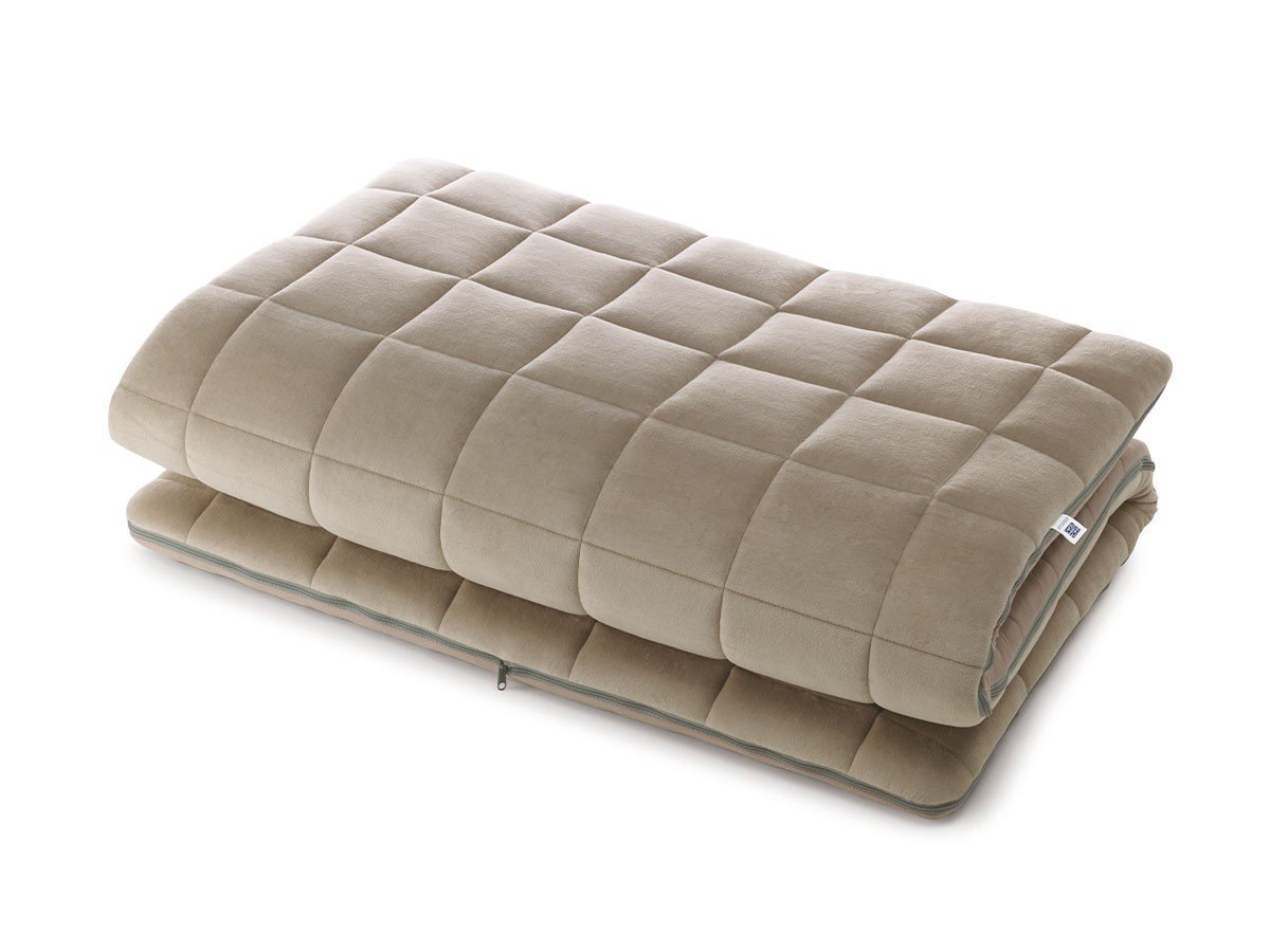 【エアウィーヴ/airweave / GOODS】のairweave 四季布団 / エアウィーヴ 四季布団 インテリア・キッズ・メンズ・レディースファッション・服の通販 founy(ファニー) 　洗える　Machine Washable　キルト　Quilt, Quilted Fabric　メッシュ　Mesh, Net Fabric　冬　Winter / This Winter　送料無料　Free Shipping　夏　Summer　ホーム・キャンプ・アウトドア・お取り寄せ　Home Living / Home & Lifestyle / Camping Gear / Outdoor Camping　家具・インテリア　Home Furniture & Interior. Stylish & Functional Living Spaces　その他 インテリア雑貨、家具　Home Decor & Furniture Extras　三つに折り畳むことができますので、コンパクトに収納していただけます。|ID: prp329100004920366 ipo3291000000036913997