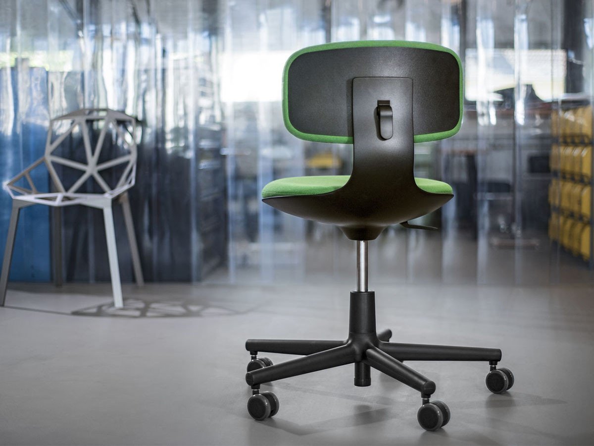 【ヴィトラ/Vitra / GOODS】のRookie / ルーキー インテリア・キッズ・メンズ・レディースファッション・服の通販 founy(ファニー) 　コンパクト　Compact, Small Size　シンプル　Simple, Minimal　デスク　Desk, Work Desk　フレーム　Frame, Outline　送料無料　Free Shipping　ホーム・キャンプ・アウトドア・お取り寄せ　Home Living / Home & Lifestyle / Camping Gear / Outdoor Camping　家具・インテリア　Home Furniture & Interior. Stylish & Functional Living Spaces　チェア・椅子　Seating & Chairs　オフィスチェア・在宅ワーク用チェア　Office & Desk Chairs　参考イメージ|ID: prp329100004920820 ipo3291000000036916719