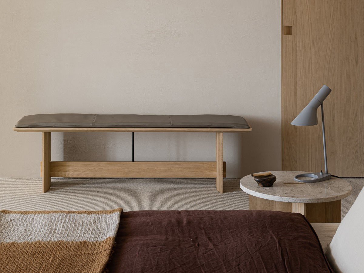 【カリモクケース/KARIMOKU CASE / GOODS】のA-B01 / A-B01 インテリア・キッズ・メンズ・レディースファッション・服の通販 founy(ファニー) 　クッション　Cushion, Throw Pillow　コレクション　Collection, Seasonal Line　ホーム・キャンプ・アウトドア・お取り寄せ　Home Living / Home & Lifestyle / Camping Gear / Outdoor Camping　家具・インテリア　Home Furniture & Interior. Stylish & Functional Living Spaces　チェア・椅子　Seating & Chairs　ダイニングベンチ・玄関ベンチ　Bench & Dining Benches　Photographer:Tomooki Kengaku|ID: prp329100004920856 ipo3291000000036916986