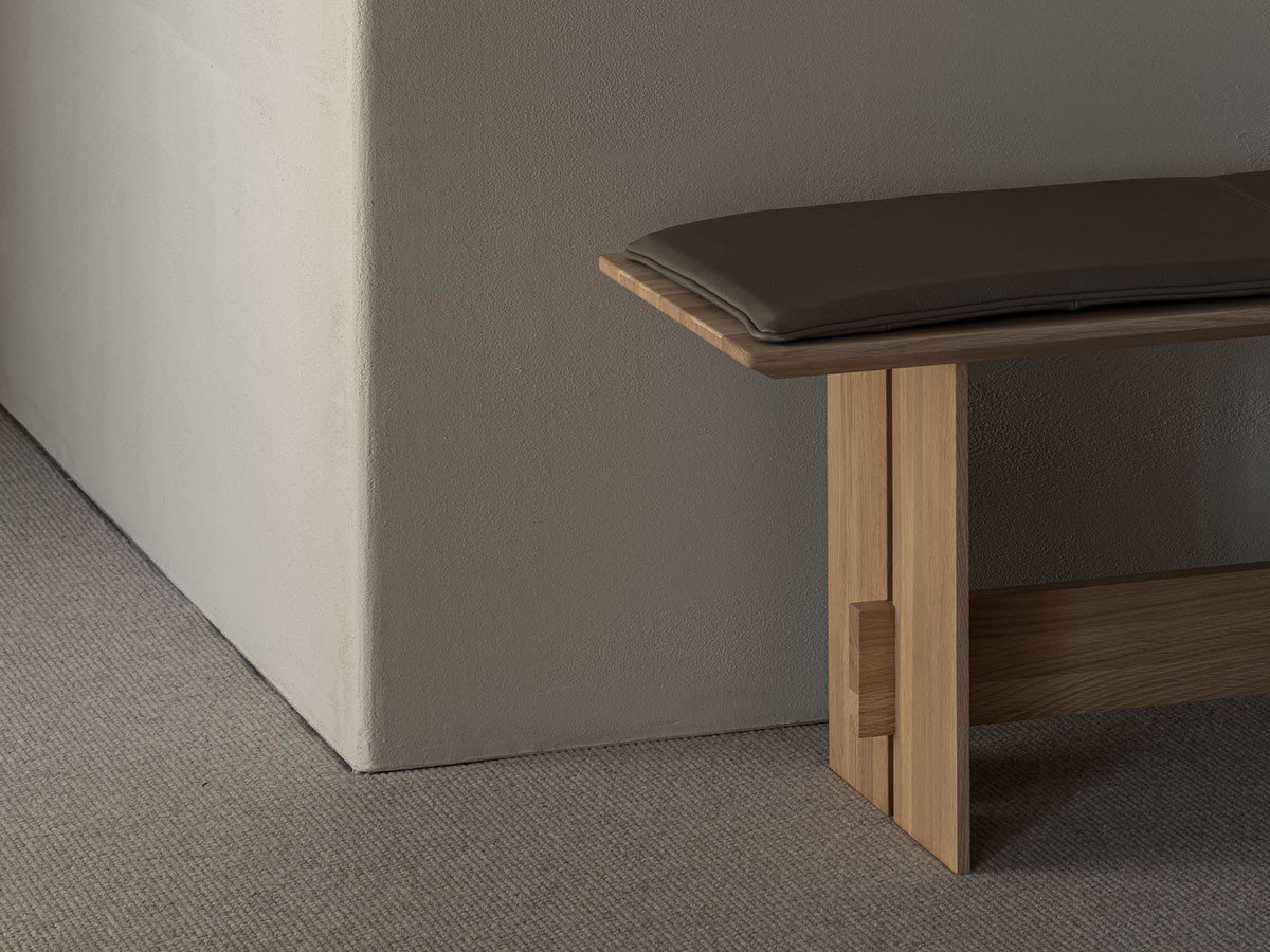 【カリモクケース/KARIMOKU CASE / GOODS】のA-B01 / A-B01 インテリア・キッズ・メンズ・レディースファッション・服の通販 founy(ファニー) 　クッション　Cushion, Throw Pillow　コレクション　Collection, Seasonal Line　ホーム・キャンプ・アウトドア・お取り寄せ　Home Living / Home & Lifestyle / Camping Gear / Outdoor Camping　家具・インテリア　Home Furniture & Interior. Stylish & Functional Living Spaces　チェア・椅子　Seating & Chairs　ダイニングベンチ・玄関ベンチ　Bench & Dining Benches　Photographer:Tomooki Kengaku|ID: prp329100004920856 ipo3291000000036916988