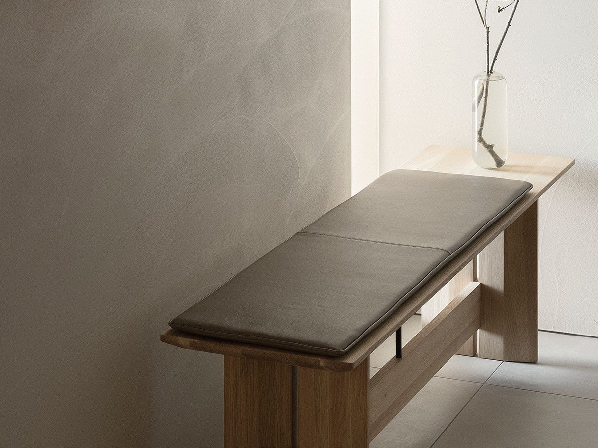 【カリモクケース/KARIMOKU CASE / GOODS】のA-B01 / A-B01 インテリア・キッズ・メンズ・レディースファッション・服の通販 founy(ファニー) 　クッション　Cushion, Throw Pillow　コレクション　Collection, Seasonal Line　ホーム・キャンプ・アウトドア・お取り寄せ　Home Living / Home & Lifestyle / Camping Gear / Outdoor Camping　家具・インテリア　Home Furniture & Interior. Stylish & Functional Living Spaces　チェア・椅子　Seating & Chairs　ダイニングベンチ・玄関ベンチ　Bench & Dining Benches　Photographer:Tomooki KengakuInterior Styli|ID: prp329100004920856 ipo3291000000036916999