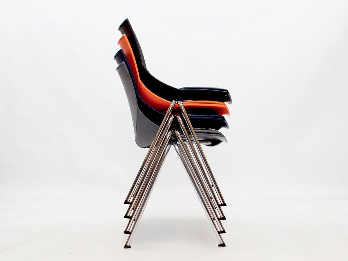 【チェラントラ/Cerantola / GOODS】のKoska / コスカ チェア クッション付 インテリア・キッズ・メンズ・レディースファッション・服の通販 founy(ファニー) 　送料無料　Free Shipping　おすすめ　Recommended / Our Picks　クッション　Cushion, Throw Pillow　フィット　Fit, Slim Fit　ホーム・キャンプ・アウトドア・お取り寄せ　Home Living / Home & Lifestyle / Camping Gear / Outdoor Camping　家具・インテリア　Home Furniture & Interior. Stylish & Functional Living Spaces　チェア・椅子　Seating & Chairs　ダイニングチェア・木製チェア　Dining Chairs　6脚までスタッキング(重ね置き)が可能です。|ID: prp329100004921017 ipo3291000000036917986