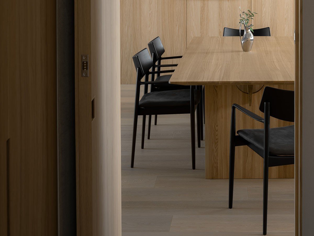 【カリモクケース/KARIMOKU CASE / GOODS】のA-DC02 / A-DC02 インテリア・キッズ・メンズ・レディースファッション・服の通販 founy(ファニー) 　コレクション　Collection, Seasonal Line　バランス　Balance, Style Balance　送料無料　Free Shipping　ホーム・キャンプ・アウトドア・お取り寄せ　Home Living / Home & Lifestyle / Camping Gear / Outdoor Camping　家具・インテリア　Home Furniture & Interior. Stylish & Functional Living Spaces　チェア・椅子　Seating & Chairs　ダイニングチェア・木製チェア　Dining Chairs　Photographer:Tomooki Kengaku|ID: prp329100004921105 ipo3291000000036918966