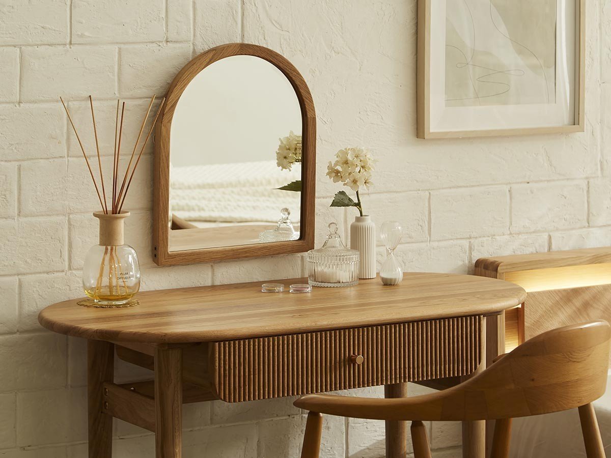 【インルーム/InRoom / GOODS】のEMILIA DESK / エミリア デスク インテリア・キッズ・メンズ・レディースファッション・服の通販 founy(ファニー) 　送料無料　Free Shipping　おすすめ　Recommended / Our Picks　オーバル　Oval Design　シンプル　Simple, Minimal　ステーショナリー　Stationery, Office Supplies　デスク　Desk, Work Desk　エレガント 上品　Elegant　ホーム・キャンプ・アウトドア・お取り寄せ　Home Living / Home & Lifestyle / Camping Gear / Outdoor Camping　家具・インテリア　Home Furniture & Interior. Stylish & Functional Living Spaces　ミラー・ドレッサー　Mirrors & Dressers　壁掛けミラー・全身鏡・スタンドミラー　Wall Mirror　ホーム・キャンプ・アウトドア・お取り寄せ　Home Living / Home & Lifestyle / Camping Gear / Outdoor Camping　家具・インテリア　Home Furniture & Interior. Stylish & Functional Living Spaces　ミラー・ドレッサー　Mirrors & Dressers　ドレッサー・ミラー付き化粧台　Vanity Table for Bedroom　ミラーは脚部を取り外して、壁掛けミラーとしてもご使用いただけます。|ID: prp329100004921146 ipo3291000000036919435