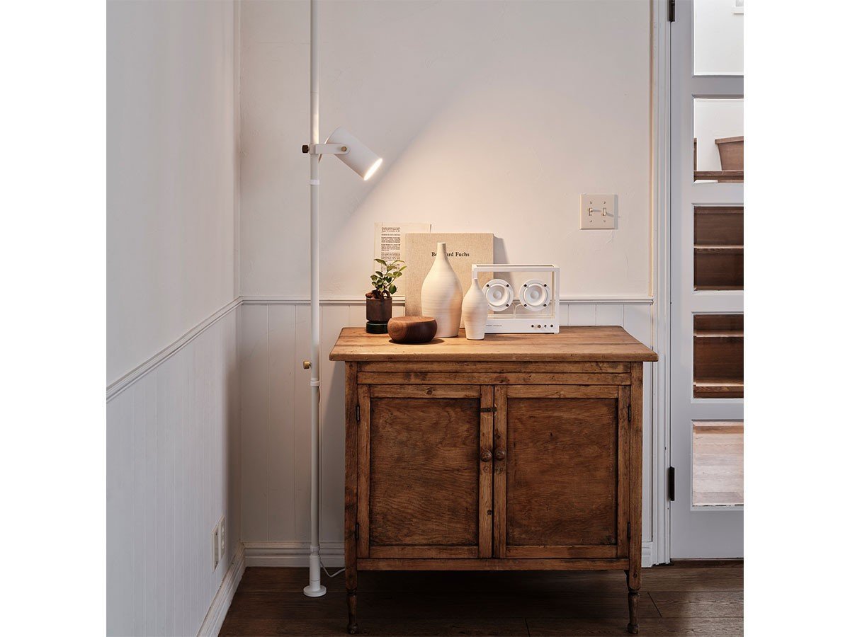 【ドロー ア ライン/DRAW A LINE / GOODS】のSpot Floorlight Set / スポット フロアライト セット インテリア・キッズ・メンズ・レディースファッション・服の通販 founy(ファニー) 　アクセサリー　Fashion Accessories　送料無料　Free Shipping　ホーム・キャンプ・アウトドア・お取り寄せ　Home Living / Home & Lifestyle / Camping Gear / Outdoor Camping　家具・インテリア　Home Furniture & Interior. Stylish & Functional Living Spaces　ライト・照明　Lamps & Lighting Fixtures　フロアランプ・スタンドライト　Floor Lamp / Standing Lamp　ホワイト|ID: prp329100004921570 ipo3291000000036925034