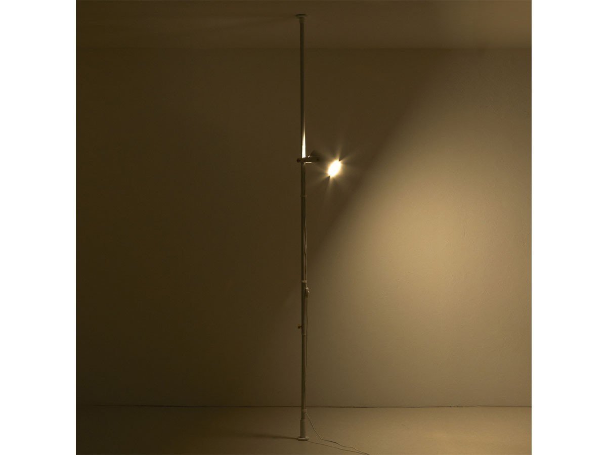 【ドロー ア ライン/DRAW A LINE / GOODS】のSpot Floorlight Set / スポット フロアライト セット インテリア・キッズ・メンズ・レディースファッション・服の通販 founy(ファニー) 　アクセサリー　Fashion Accessories　送料無料　Free Shipping　ホーム・キャンプ・アウトドア・お取り寄せ　Home Living / Home & Lifestyle / Camping Gear / Outdoor Camping　家具・インテリア　Home Furniture & Interior. Stylish & Functional Living Spaces　ライト・照明　Lamps & Lighting Fixtures　フロアランプ・スタンドライト　Floor Lamp / Standing Lamp　電球60W使用イメージ|ID: prp329100004921570 ipo3291000000036925043