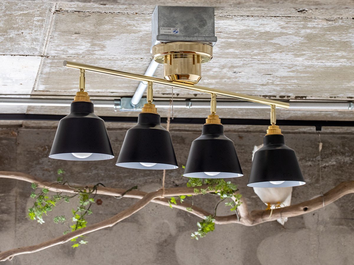 【フライミーパーラー/FLYMEe Parlor / GOODS】のCeiling Light / シーリングライト #105498 インテリア・キッズ・メンズ・レディースファッション・服の通販 founy(ファニー) 　バランス　Balance, Style Balance　メタリック　Metallic, Shiny Finish　リラックス　Relax, Relaxed Fit　送料無料　Free Shipping　ホーム・キャンプ・アウトドア・お取り寄せ　Home Living / Home & Lifestyle / Camping Gear / Outdoor Camping　家具・インテリア　Home Furniture & Interior. Stylish & Functional Living Spaces　ライト・照明　Lamps & Lighting Fixtures　シーリングライト・天井照明　Ceiling Light / Flush Mount Light　本体ブラス、シェードブラック|ID: prp329100004921654 ipo3291000000036926150