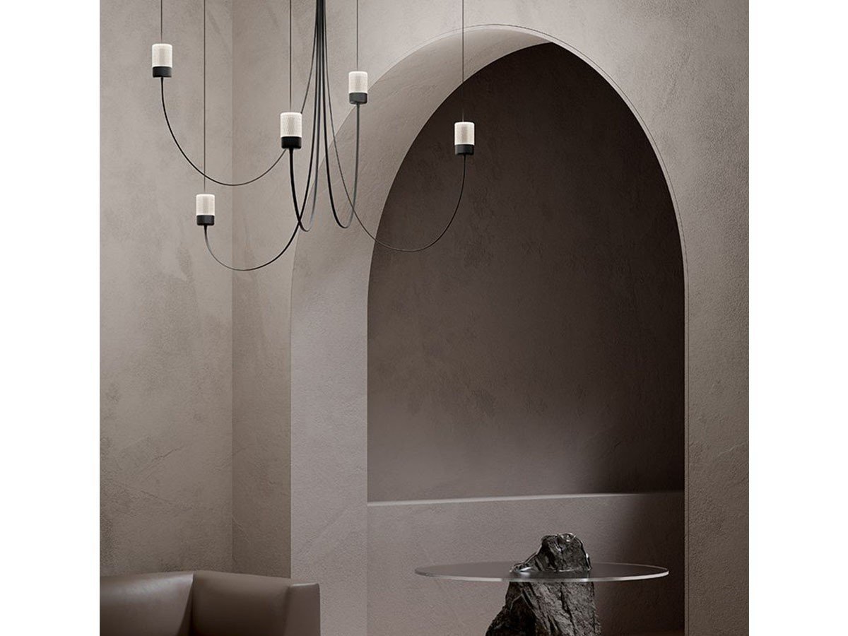 【モーイ/moooi / GOODS】のGravity Chandelier / グラヴィティ シャンデリア 7 インテリア・キッズ・メンズ・レディースファッション・服の通販 founy(ファニー) 　送料無料　Free Shipping　エレガント 上品　Elegant　メッシュ　Mesh, Net Fabric　モダン　Modern, Contemporary　ホーム・キャンプ・アウトドア・お取り寄せ　Home Living / Home & Lifestyle / Camping Gear / Outdoor Camping　家具・インテリア　Home Furniture & Interior. Stylish & Functional Living Spaces　ライト・照明　Lamps & Lighting Fixtures　シャンデリア・クリスタル照明　Chandelier / Crystal Ceiling Light　参考イメージ|ID: prp329100004921903 ipo3291000000036929757