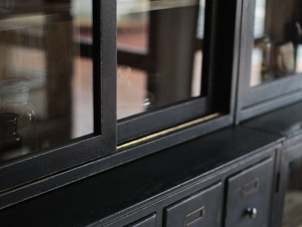 【ノットアンティークス/knot antiques / CRASH GATE / GOODS】のJOKER CABINET / ジョーカー キャビネット 下置き(左扉・右引出しタイプ) インテリア・キッズ・メンズ・レディースファッション・服の通販 founy(ファニー) 　アンティーク　Antique-Inspired　モチーフ　Motif, Design Theme　ホーム・キャンプ・アウトドア・お取り寄せ　Home Living / Home & Lifestyle / Camping Gear / Outdoor Camping　家具・インテリア　Home Furniture & Interior. Stylish & Functional Living Spaces　収納家具・キャビネット　Storage Furniture　収納キャビネット・扉付き棚　Cabinet / Storage Cabinet　参考イメージ|ID: prp329100004923519 ipo3291000000036943511