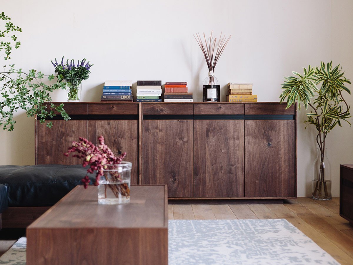 【ヒラシマ/HIRASHIMA / GOODS】のLIBERIA PLUS Side Board 127 / リベリアプラス サイドボード 127 インテリア・キッズ・メンズ・レディースファッション・服の通販 founy(ファニー) スリット Slit, Slit Detail ホーム・キャンプ・アウトドア・お取り寄せ Home Living / Home & Lifestyle / Camping Gear / Outdoor Camping 家具・インテリア Home Furniture & Interior. Stylish & Functional Living Spaces 収納家具・キャビネット Storage Furniture サイドボード・リビング収納 Cabinet / Storage Cabinet 左:サイズ違いの「幅86cm」、右:本商品|ID: prp329100004923717 ipo3291000000036944746