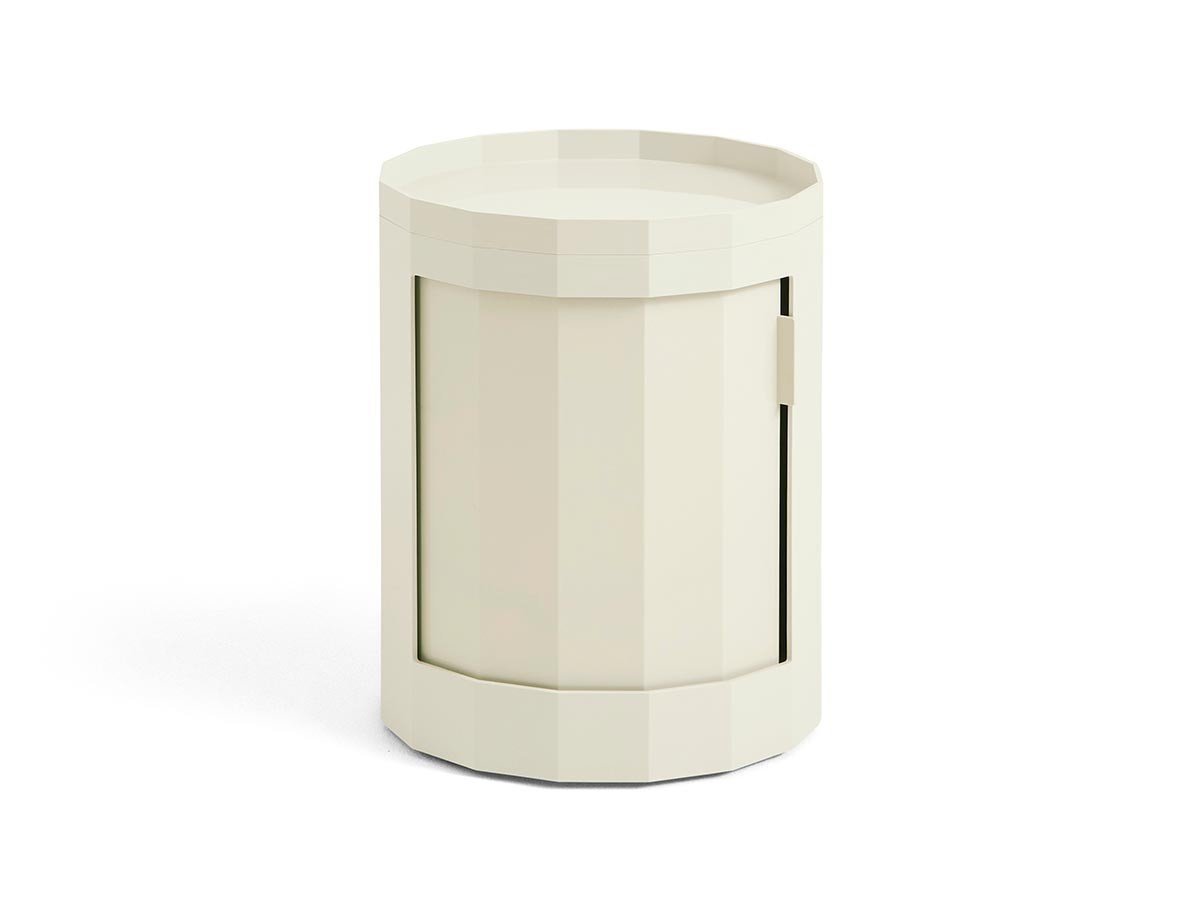 【ヘイ/HAY / GOODS】のFACET CABINET LOW / ファセット キャビネット ロー インテリア・キッズ・メンズ・レディースファッション・服の通販 founy(ファニー) 　テーブル　Table, Dining Table　フォルム　Silhouette, Form　送料無料　Free Shipping　ホーム・キャンプ・アウトドア・お取り寄せ　Home Living / Home & Lifestyle / Camping Gear / Outdoor Camping　家具・インテリア　Home Furniture & Interior. Stylish & Functional Living Spaces　テーブル　Dining, Coffee & Side Tables　サイドテーブル・ナイトテーブル　Side & End Tables　ホーム・キャンプ・アウトドア・お取り寄せ　Home Living / Home & Lifestyle / Camping Gear / Outdoor Camping　家具・インテリア　Home Furniture & Interior. Stylish & Functional Living Spaces　収納家具・キャビネット　Storage Furniture　収納キャビネット・扉付き棚　Cabinet / Storage Cabinet　ホーム・キャンプ・アウトドア・お取り寄せ　Home Living / Home & Lifestyle / Camping Gear / Outdoor Camping　家具・インテリア　Home Furniture & Interior. Stylish & Functional Living Spaces　収納家具・キャビネット　Storage Furniture　チェストワゴン・移動式収納　Mobile Wagon　エッグシェル(脚キャップなし)|ID: prp329100004923957 ipo3291000000036946627