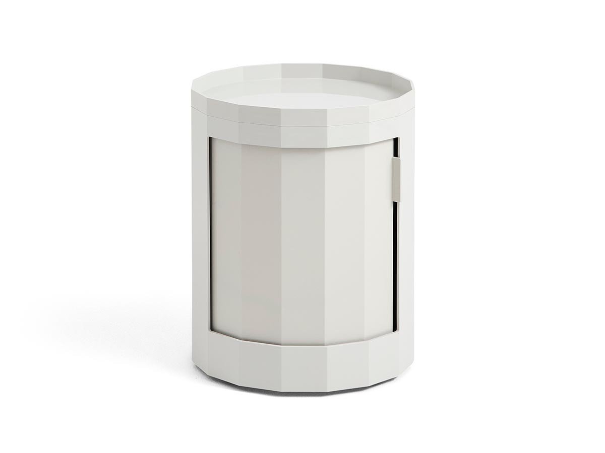 【ヘイ/HAY / GOODS】のFACET CABINET LOW / ファセット キャビネット ロー インテリア・キッズ・メンズ・レディースファッション・服の通販 founy(ファニー) 　テーブル　Table, Dining Table　フォルム　Silhouette, Form　送料無料　Free Shipping　ホーム・キャンプ・アウトドア・お取り寄せ　Home Living / Home & Lifestyle / Camping Gear / Outdoor Camping　家具・インテリア　Home Furniture & Interior. Stylish & Functional Living Spaces　テーブル　Dining, Coffee & Side Tables　サイドテーブル・ナイトテーブル　Side & End Tables　ホーム・キャンプ・アウトドア・お取り寄せ　Home Living / Home & Lifestyle / Camping Gear / Outdoor Camping　家具・インテリア　Home Furniture & Interior. Stylish & Functional Living Spaces　収納家具・キャビネット　Storage Furniture　収納キャビネット・扉付き棚　Cabinet / Storage Cabinet　ホーム・キャンプ・アウトドア・お取り寄せ　Home Living / Home & Lifestyle / Camping Gear / Outdoor Camping　家具・インテリア　Home Furniture & Interior. Stylish & Functional Living Spaces　収納家具・キャビネット　Storage Furniture　チェストワゴン・移動式収納　Mobile Wagon　ミスティグレー(脚キャップなし)|ID: prp329100004923957 ipo3291000000036946633