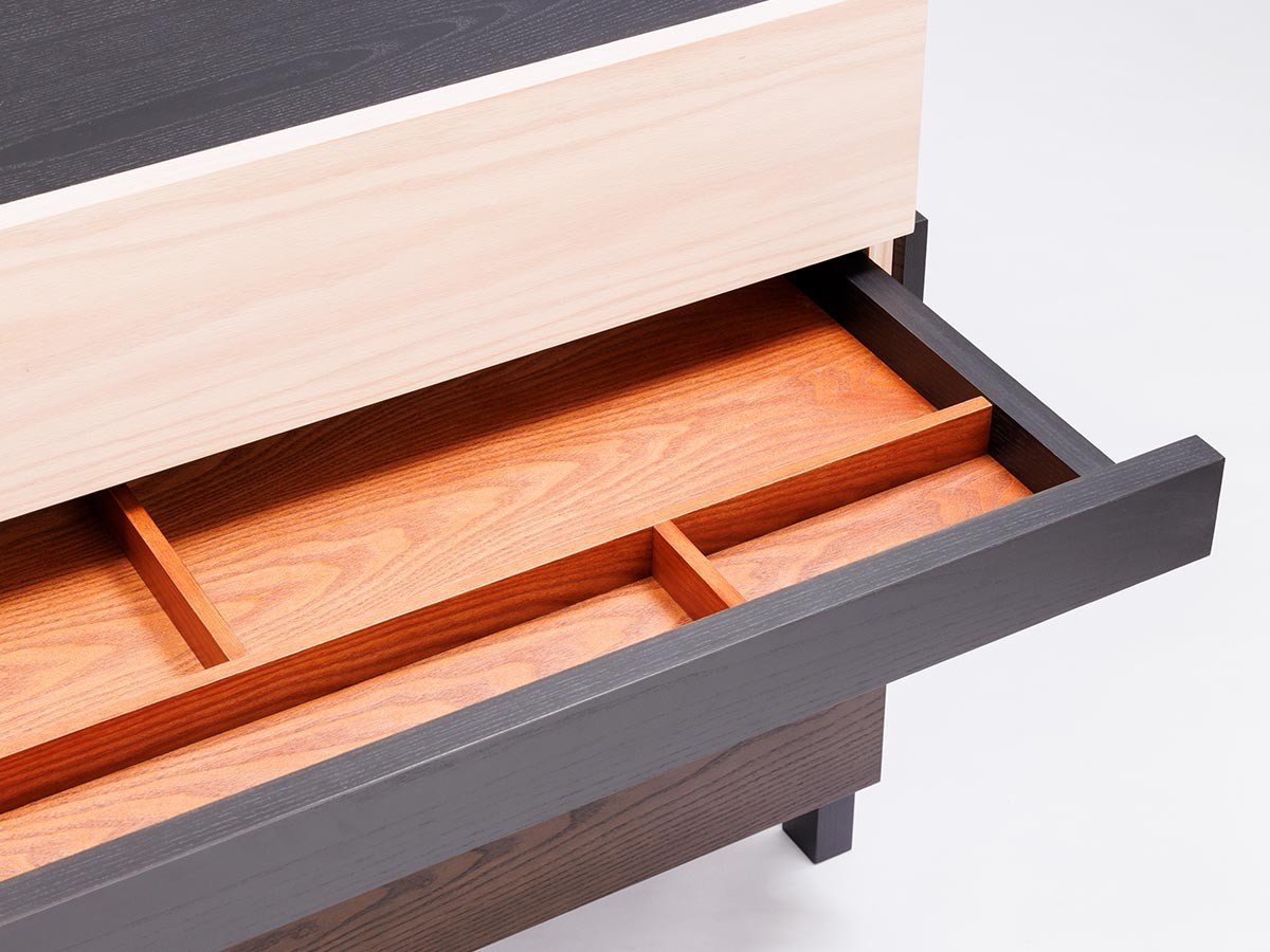 【アリアケ/ARIAKE / GOODS】のObi Drawer / オビ ドロワー インテリア・キッズ・メンズ・レディースファッション・服の通販 founy(ファニー) 　ホーム・キャンプ・アウトドア・お取り寄せ　Home Living / Home & Lifestyle / Camping Gear / Outdoor Camping　家具・インテリア　Home Furniture & Interior. Stylish & Functional Living Spaces　収納家具・キャビネット　Storage Furniture　チェスト・収納引き出し　Drawers / Storage Chest　帯部分の引出し内部は柿渋塗装仕上です。|ID: prp329100004923970 ipo3291000000036946799