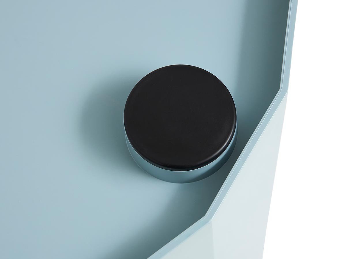 【ヘイ/HAY / GOODS】のFACET CABINET HIGH / ファセット キャビネット ハイ インテリア・キッズ・メンズ・レディースファッション・服の通販 founy(ファニー) テーブル Table, Dining Table フォルム Silhouette, Form 送料無料 Free Shipping ホーム・キャンプ・アウトドア・お取り寄せ Home Living / Home & Lifestyle / Camping Gear / Outdoor Camping 家具・インテリア Home Furniture & Interior. Stylish & Functional Living Spaces テーブル Dining, Coffee & Side Tables サイドテーブル・ナイトテーブル Side & End Tables ホーム・キャンプ・アウトドア・お取り寄せ Home Living / Home & Lifestyle / Camping Gear / Outdoor Camping 家具・インテリア Home Furniture & Interior. Stylish & Functional Living Spaces 収納家具・キャビネット Storage Furniture 収納キャビネット・扉付き棚 Cabinet / Storage Cabinet ホーム・キャンプ・アウトドア・お取り寄せ Home Living / Home & Lifestyle / Camping Gear / Outdoor Camping 家具・インテリア Home Furniture & Interior. Stylish & Functional Living Spaces 収納家具・キャビネット Storage Furniture チェストワゴン・移動式収納 Mobile Wagon 用途や使用環境に応じて、「脚キャップ」または「キャスター」を選択できます。|ID: prp329100004924115 ipo3291000000036948428